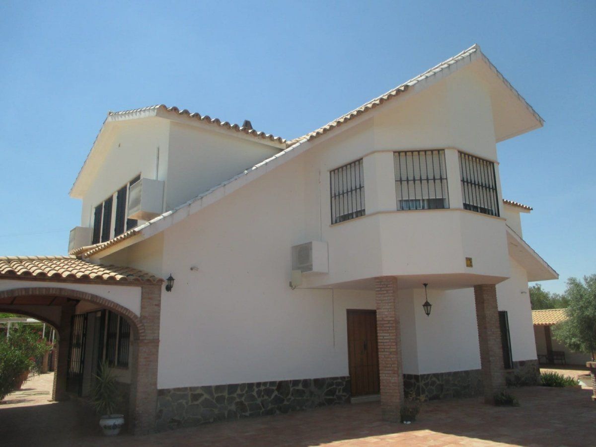 Vista exterior de Finca rústica en venda en Olvera amb Aire condicionat, Calefacció i Terrassa