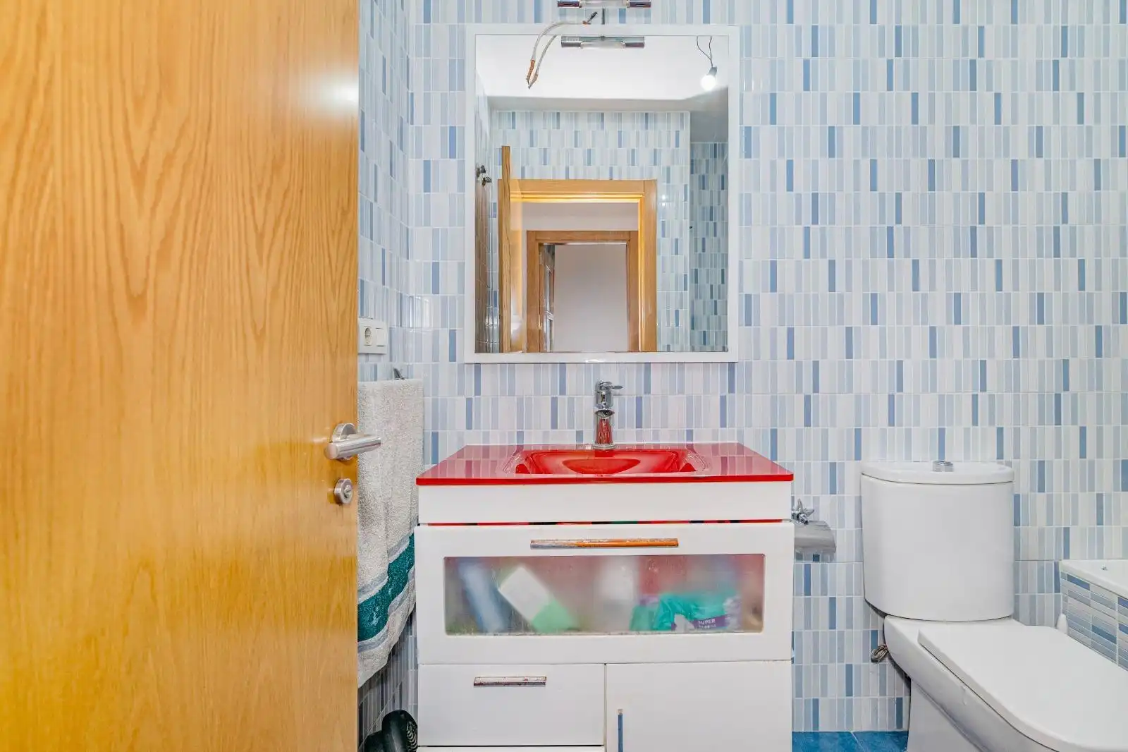 Bathroom of Flat for sale in Peligros  with Air Conditioner, Heating and Storage room