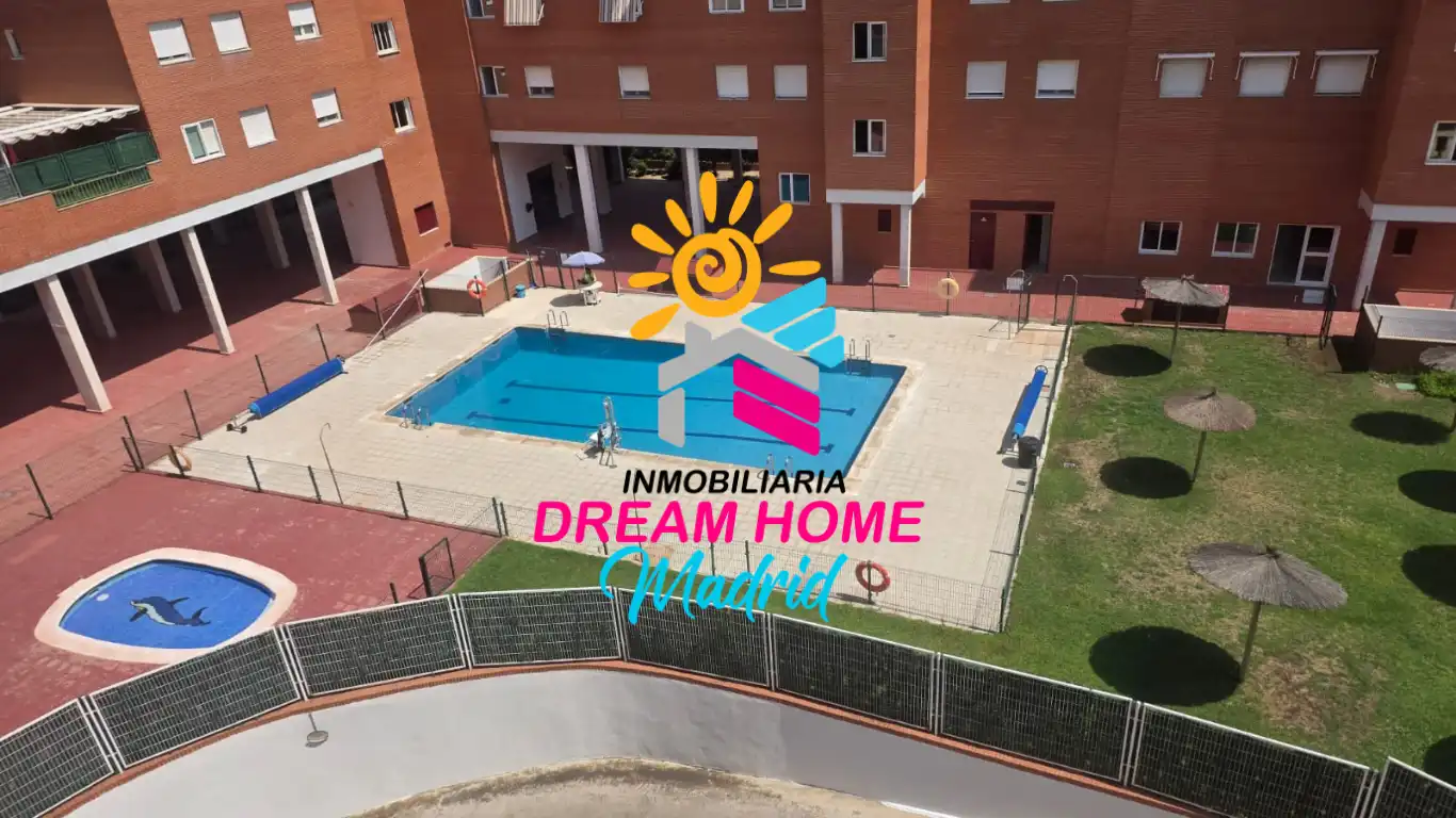 Außenansicht von Wohnung zum Verkauf in Fuenlabrada mit Klimaanlage, Heizung und Privatgarten