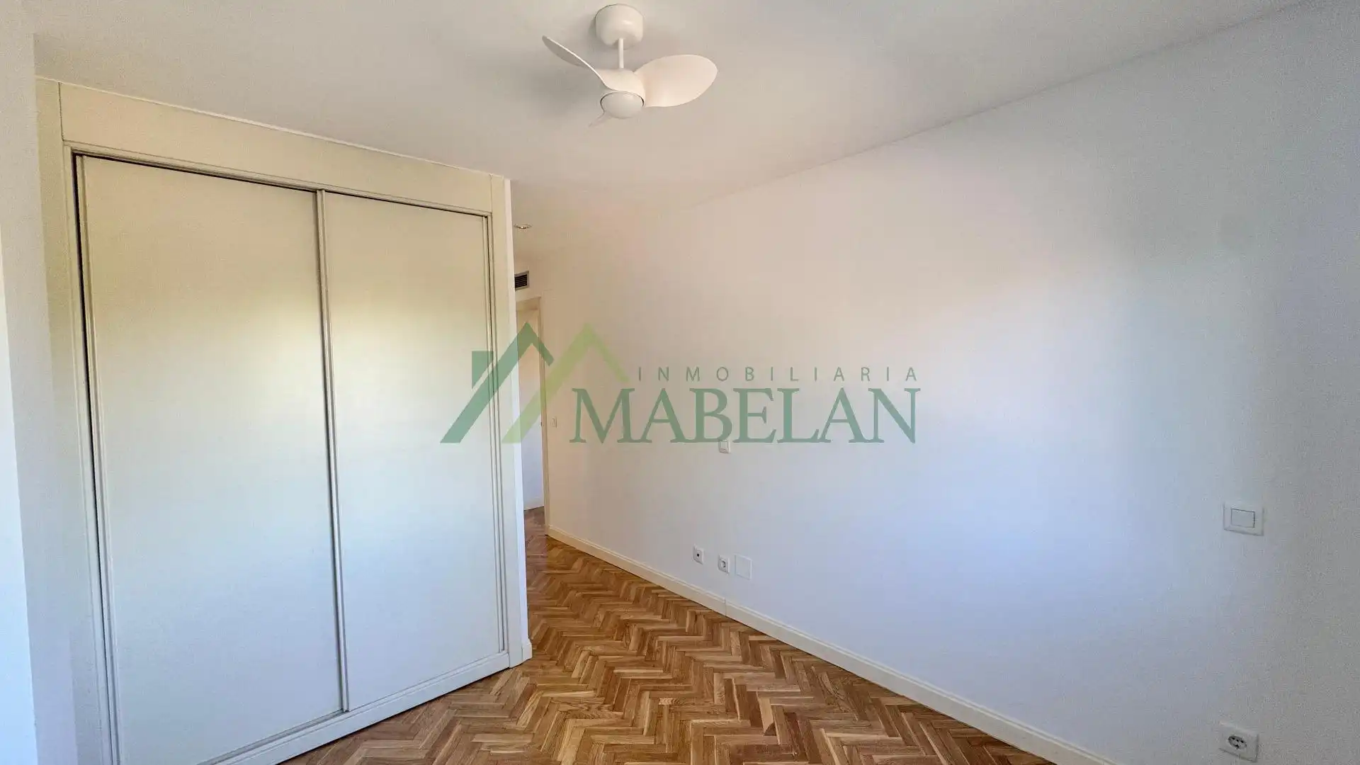 Habitación de Piso de alquiler en Las Rozas de Madrid con Calefacción, Parquet y Piscina comunitaria
