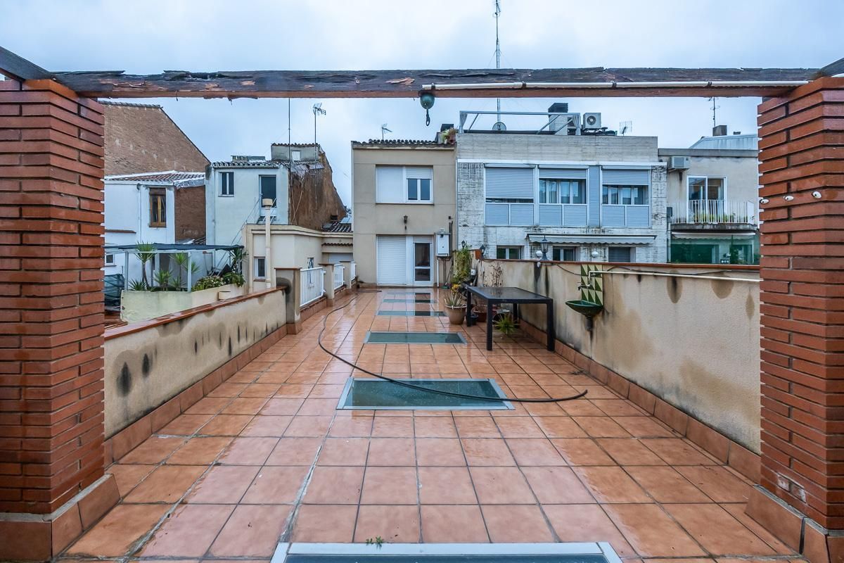 Vista exterior de Pis en venda en Sabadell amb Calefacció i Terrassa