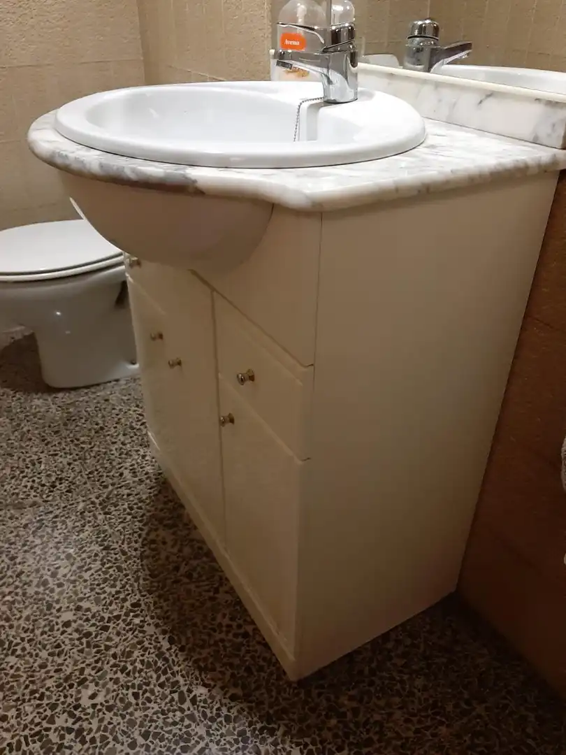 Baño de Oficina en venta en Elda