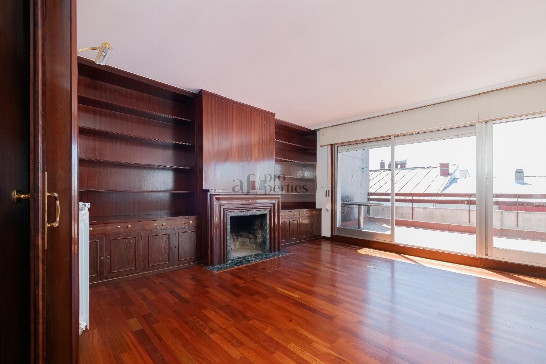 Sala d'estar de Àtic en venda en Vigo  amb Calefacció, Parquet i Terrassa