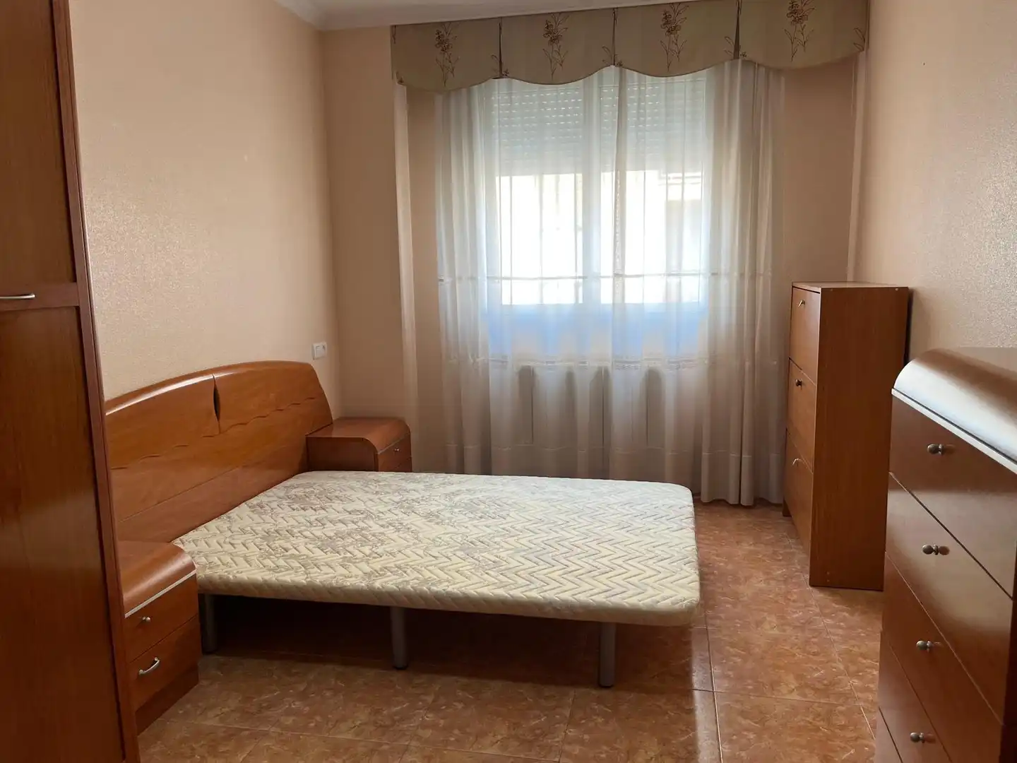 Habitación de Piso en venta en Almansa con Calefacción, Trastero y Amueblado