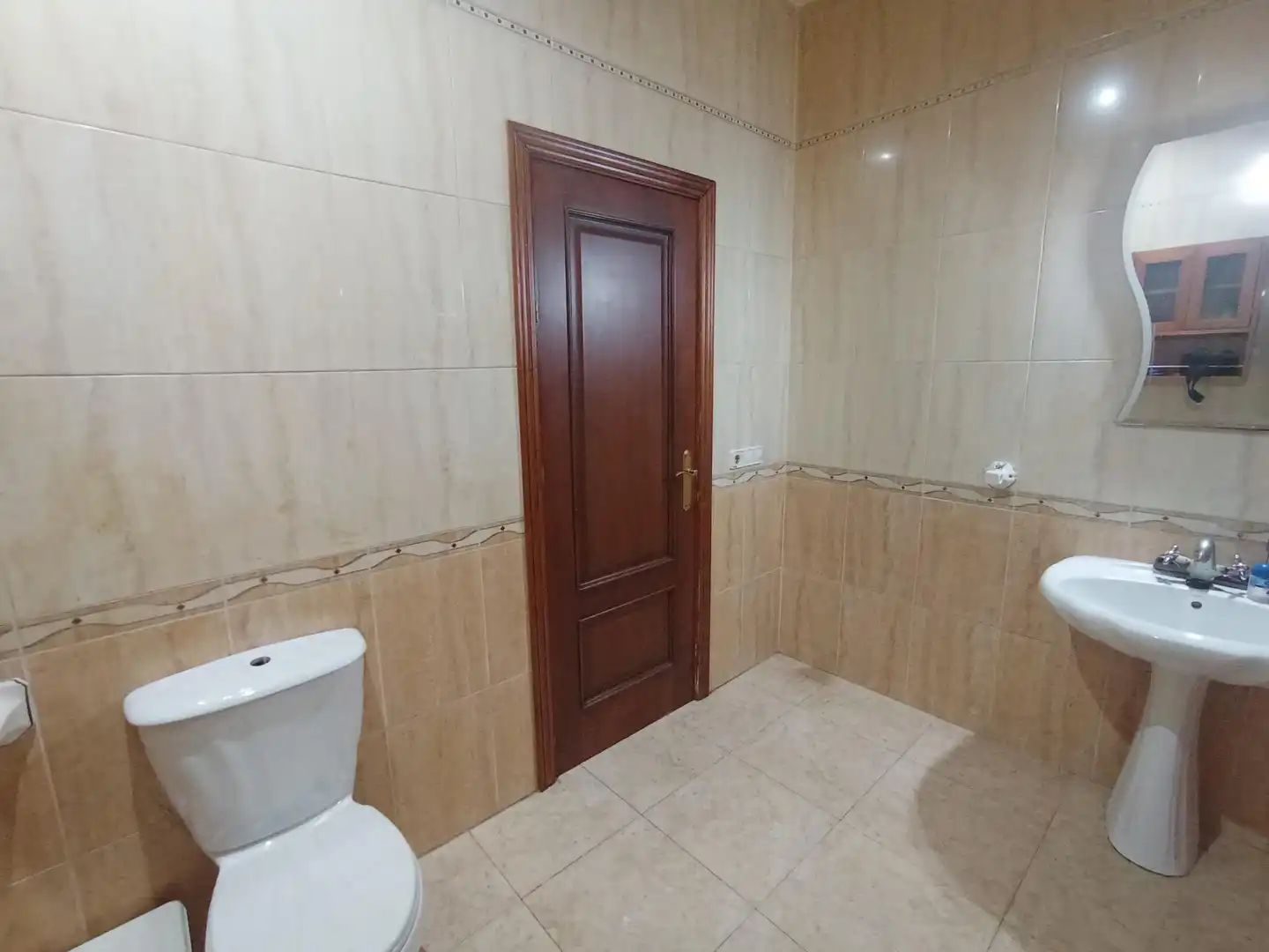 Bany de Casa o xalet en venda en Dos Hermanas amb Aire condicionat, Terrassa i Traster