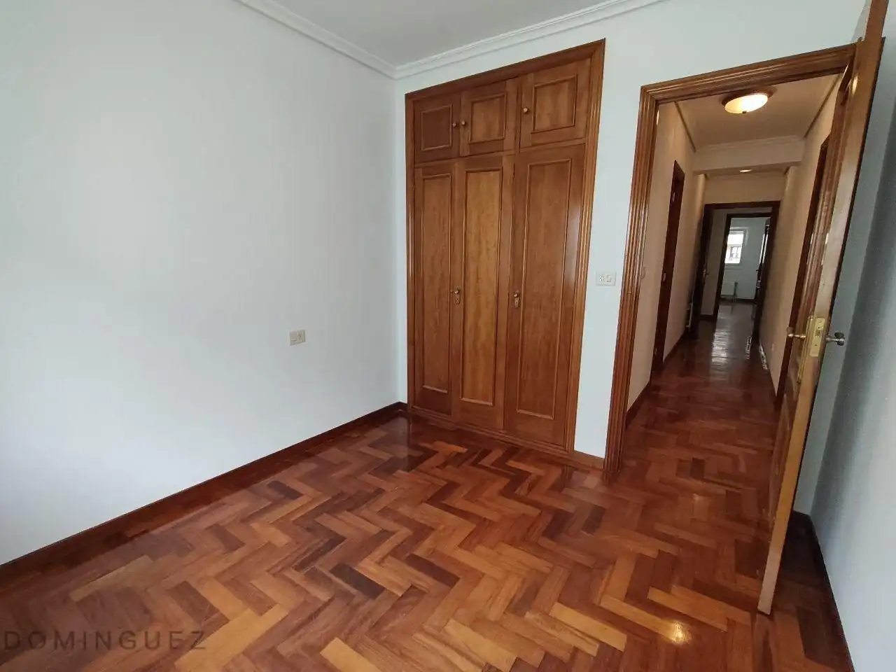 Piso de alquiler en Vigo  con Calefacción, Terraza y Trastero