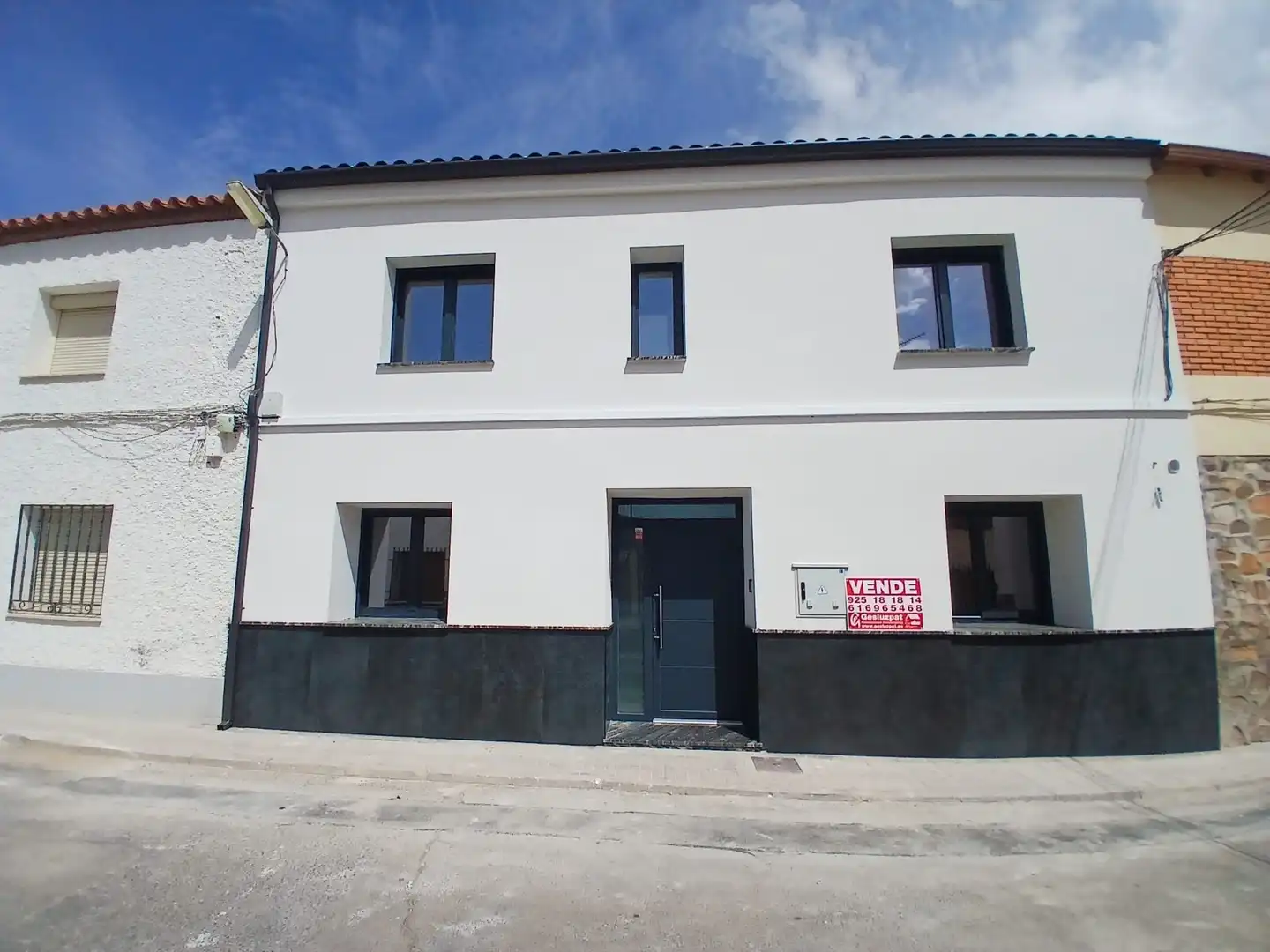 Vista exterior de Casa o xalet en venda en Villacañas amb Calefacció i Parquet