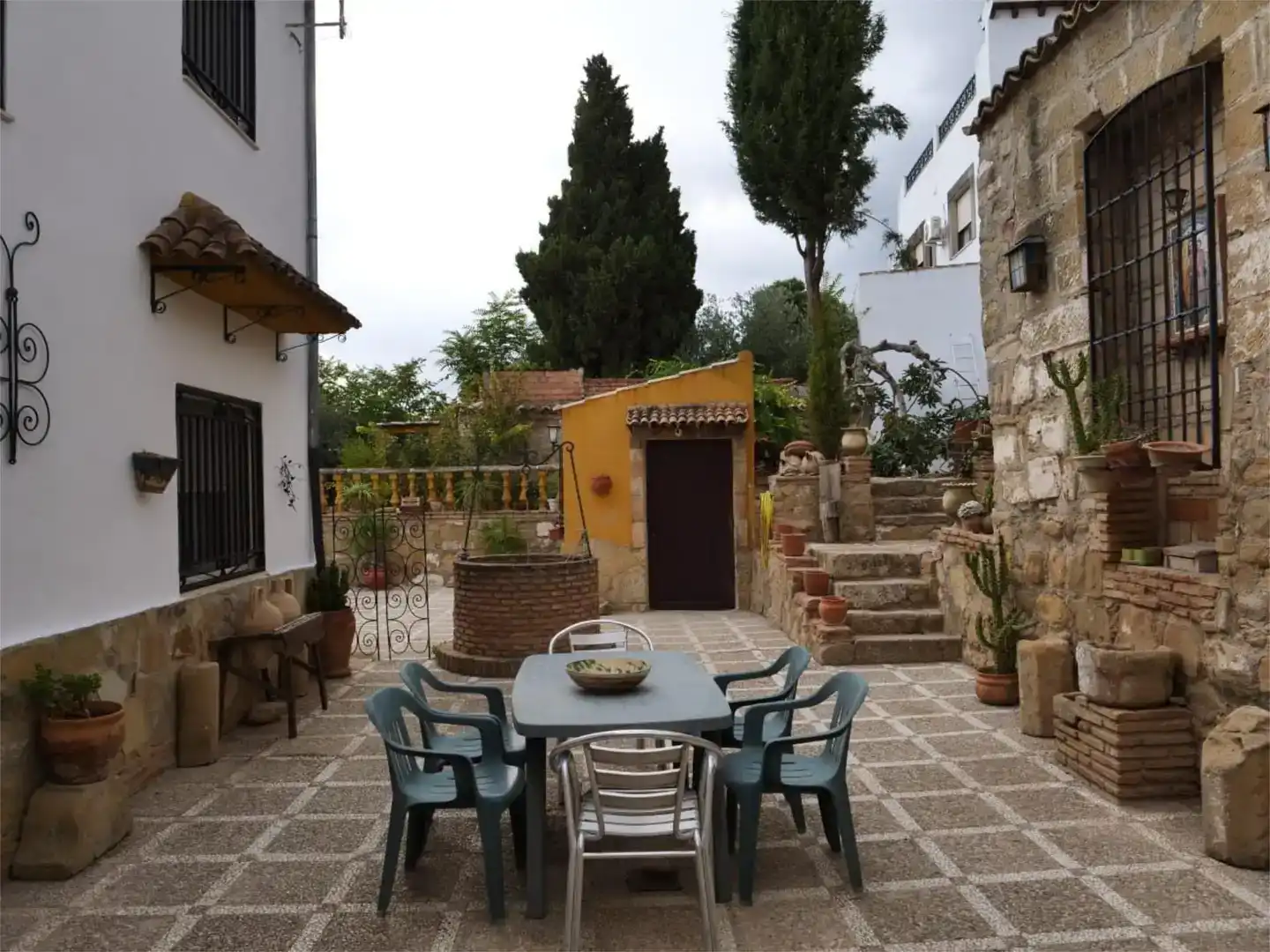 Terrasse von Wohnung zur Miete in Baeza mit Privatgarten, Abstellraum und Möbliert
