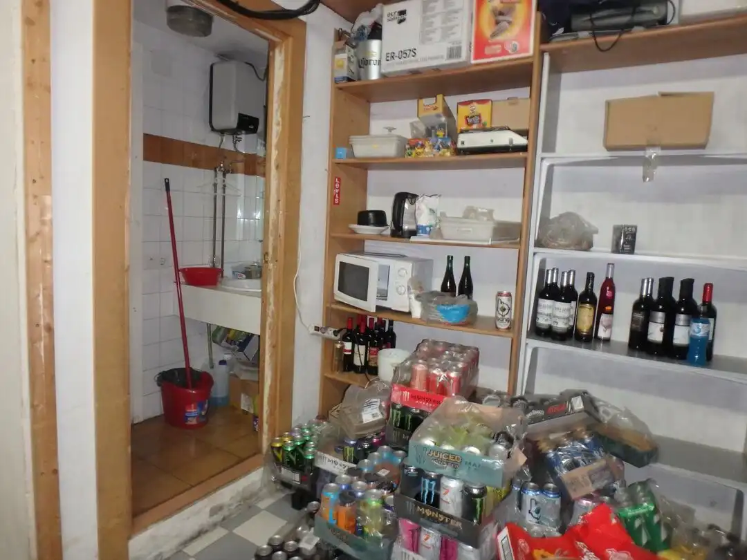 Geschaftsraum zur Miete in  Pamplona / Iruña mit Klimaanlage