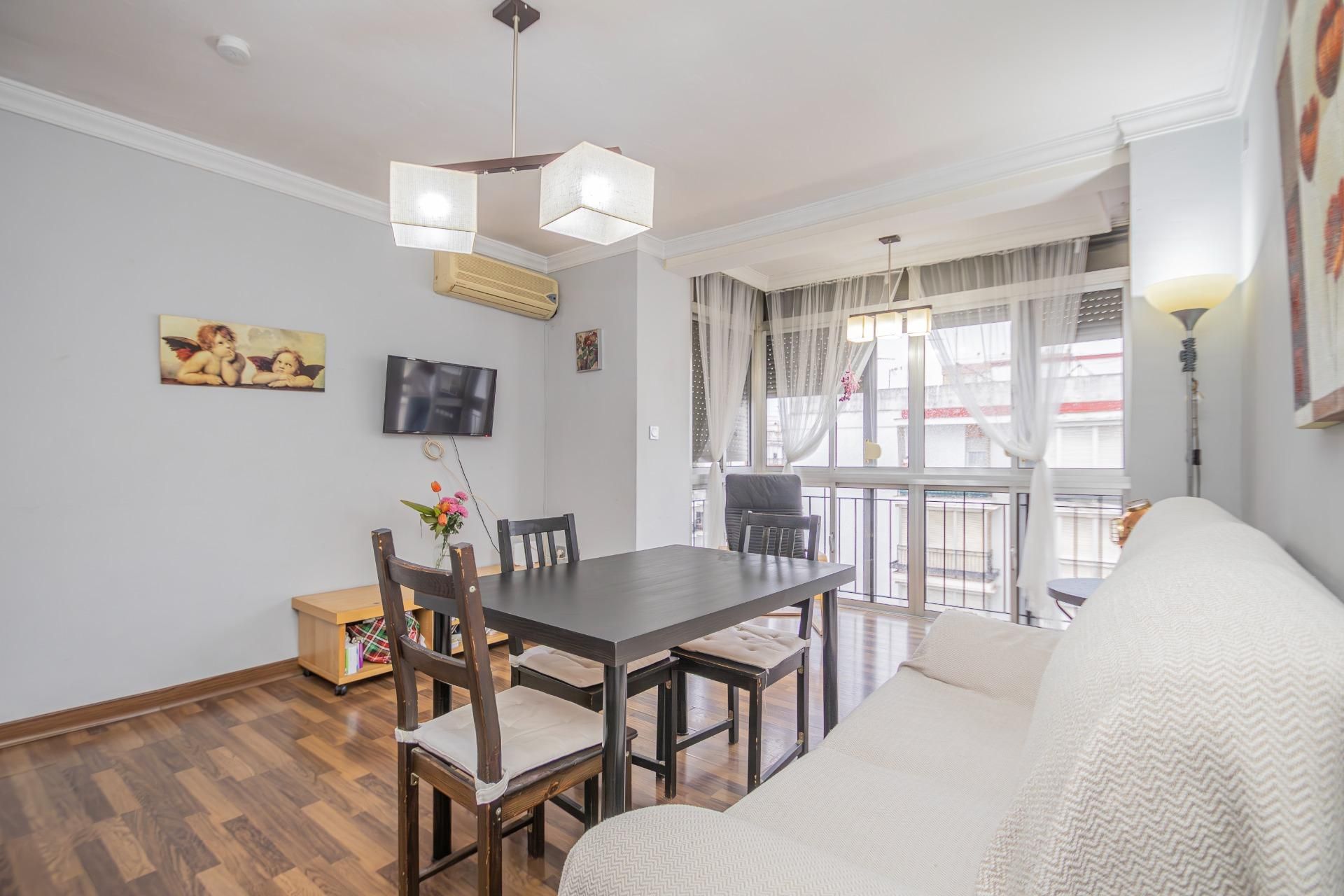 Living room of Flat for sale in  Sevilla Capital  with Air Conditioner and Balcony