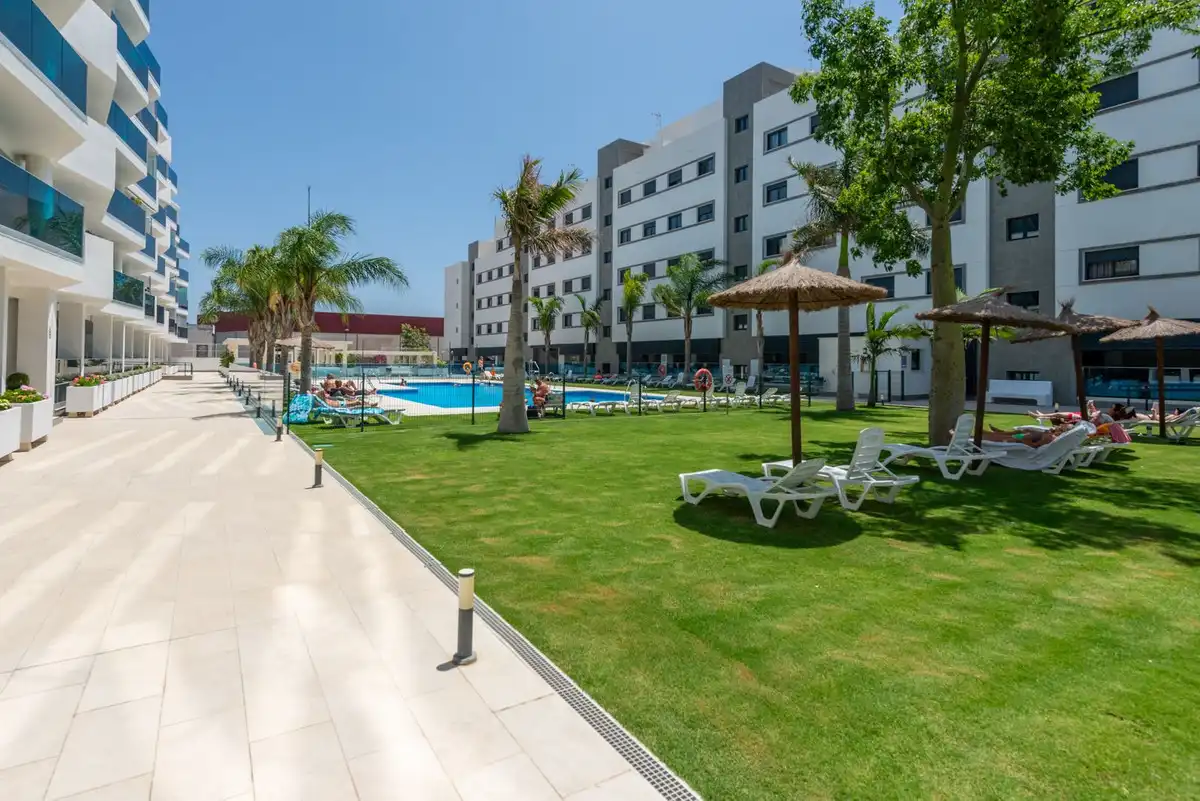 Piscina de Apartament en venda en Mijas amb Aire condicionat, Terrassa i Moblat