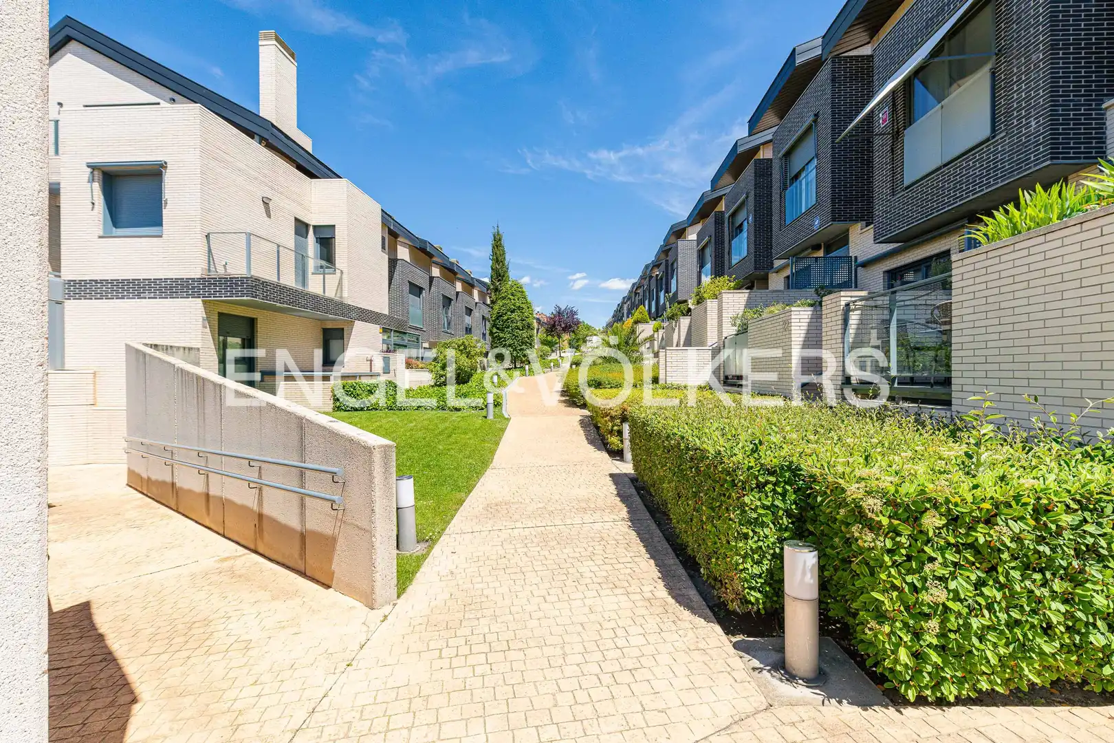 Vista exterior de Casa o chalet en venta en Torrelodones con Aire acondicionado, Calefacción y Jardín privado
