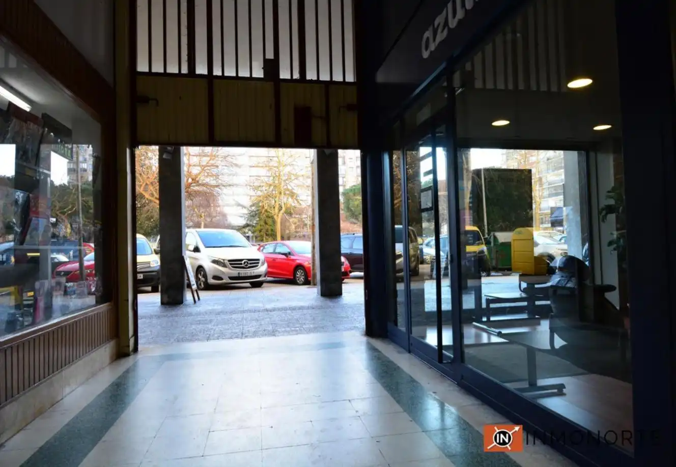 Business premises to rent in Calle Padre Ignacio Ellacuría, imagen 4