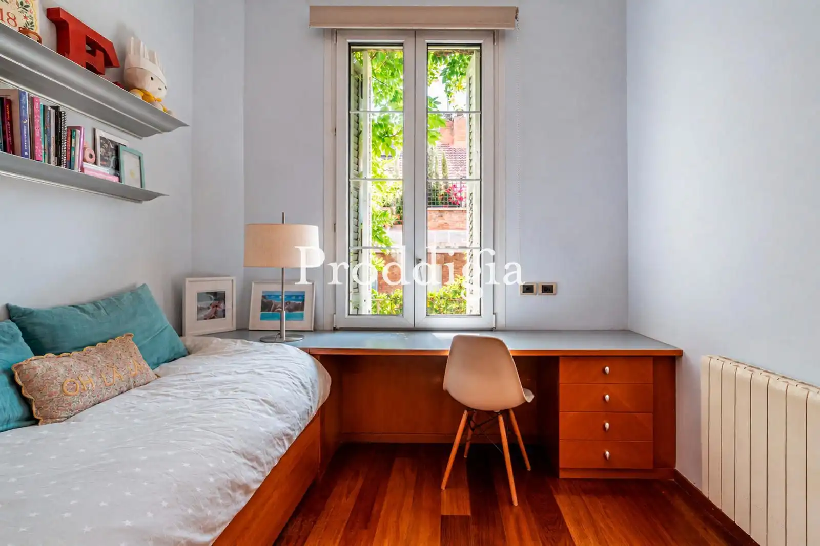 Schlafzimmer von Wohnung zum Verkauf in Barcelona mit Klimaanlage, Heizung und Privatgarten