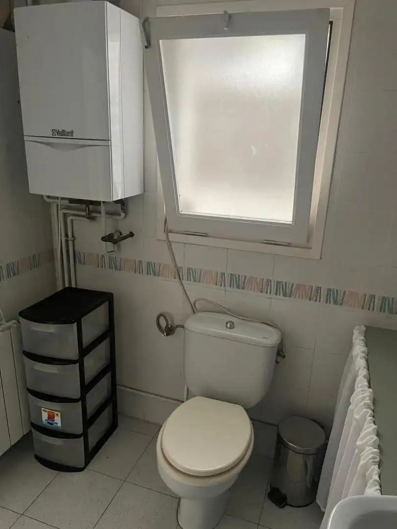Bathroom of Apartments for rent in Girona  with Heating