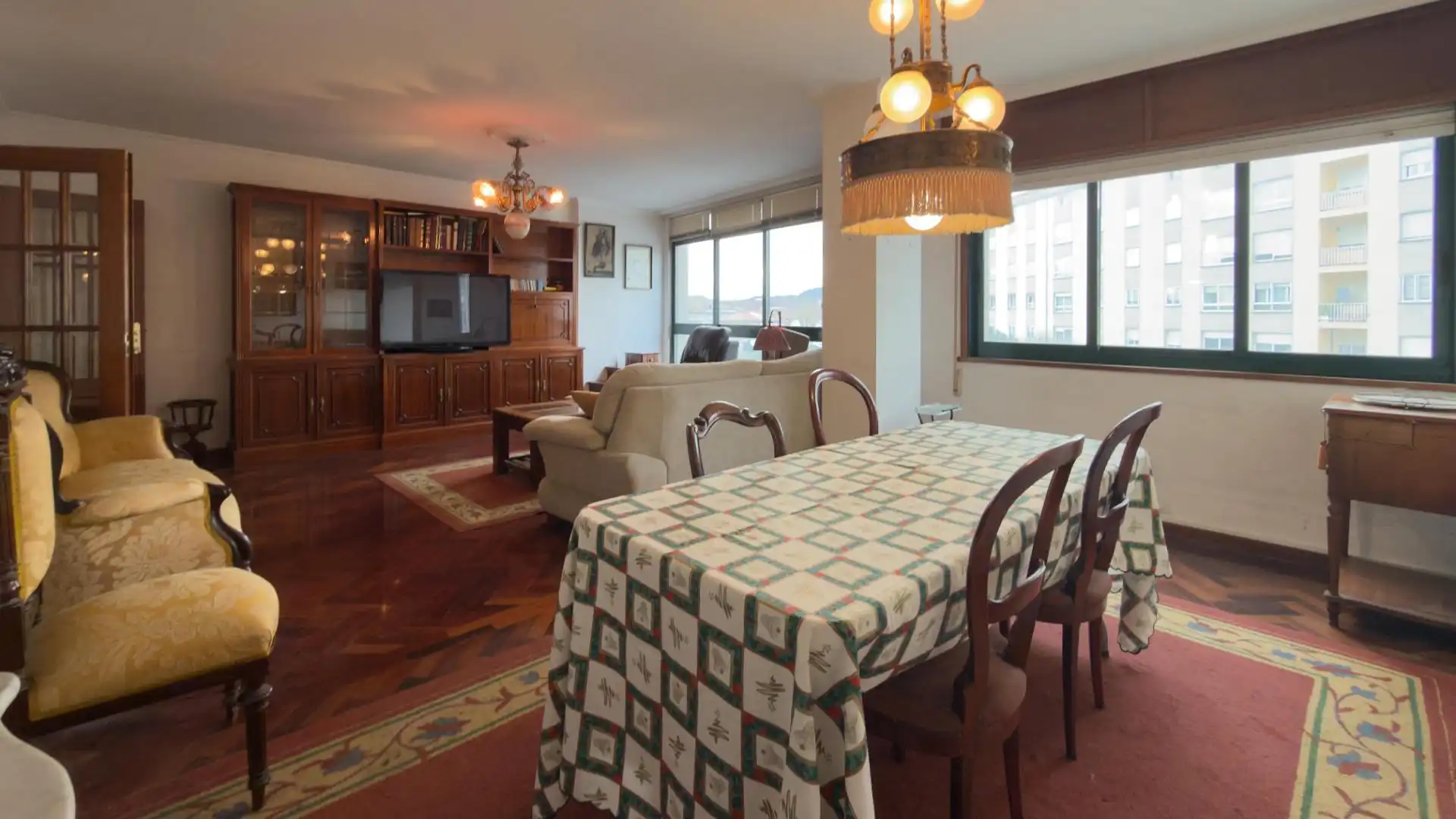 Comedor de Piso en venta en Padrón con Calefacción, Trastero y Amueblado