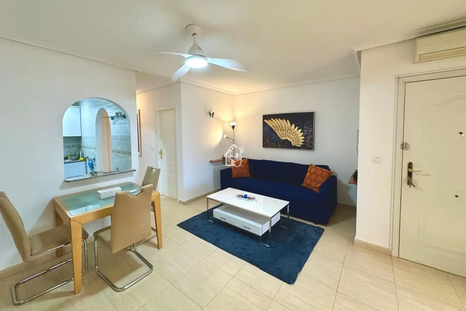 Sala de estar de Apartamento de alquiler en Daya Nueva con Aire acondicionado, Terraza y Piscina