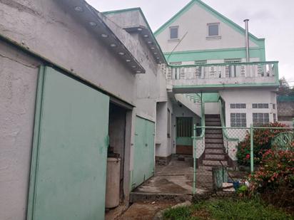 Vista exterior de Casa o xalet en venda en Vigo  amb Calefacció, Terrassa i Balcó