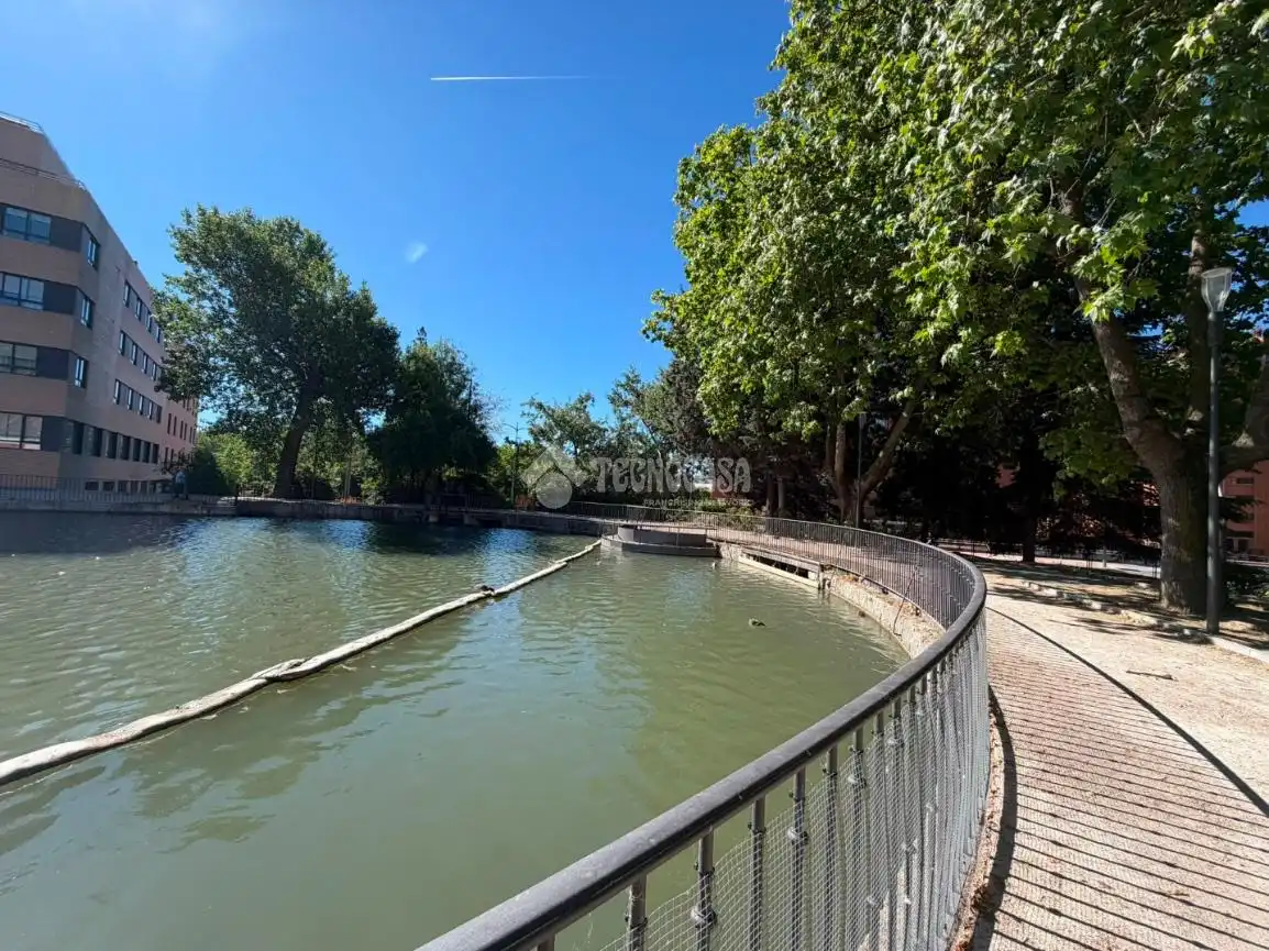 Piscina de Pis en venda en Valladolid