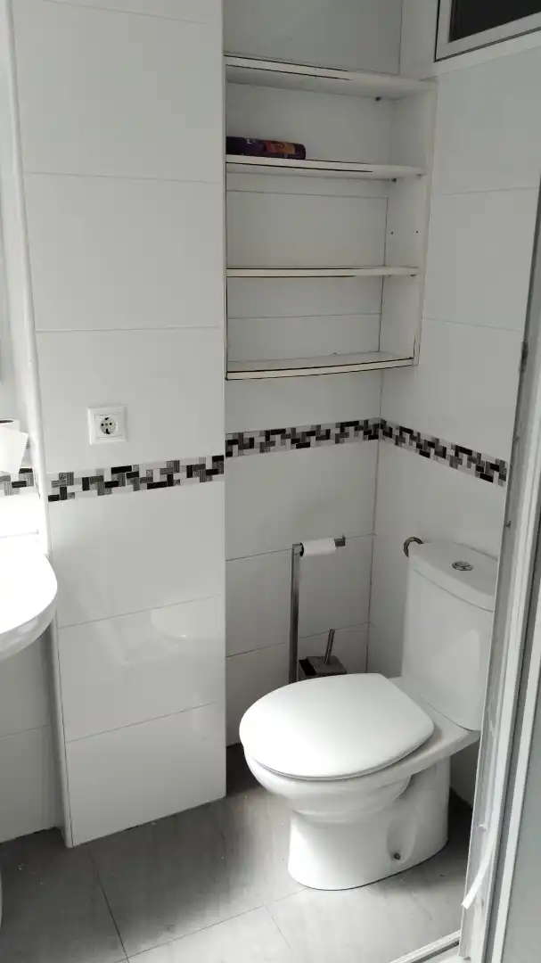 Bathroom of Flat for rent in Zaragoza  with Heating, Furnished and Oven
