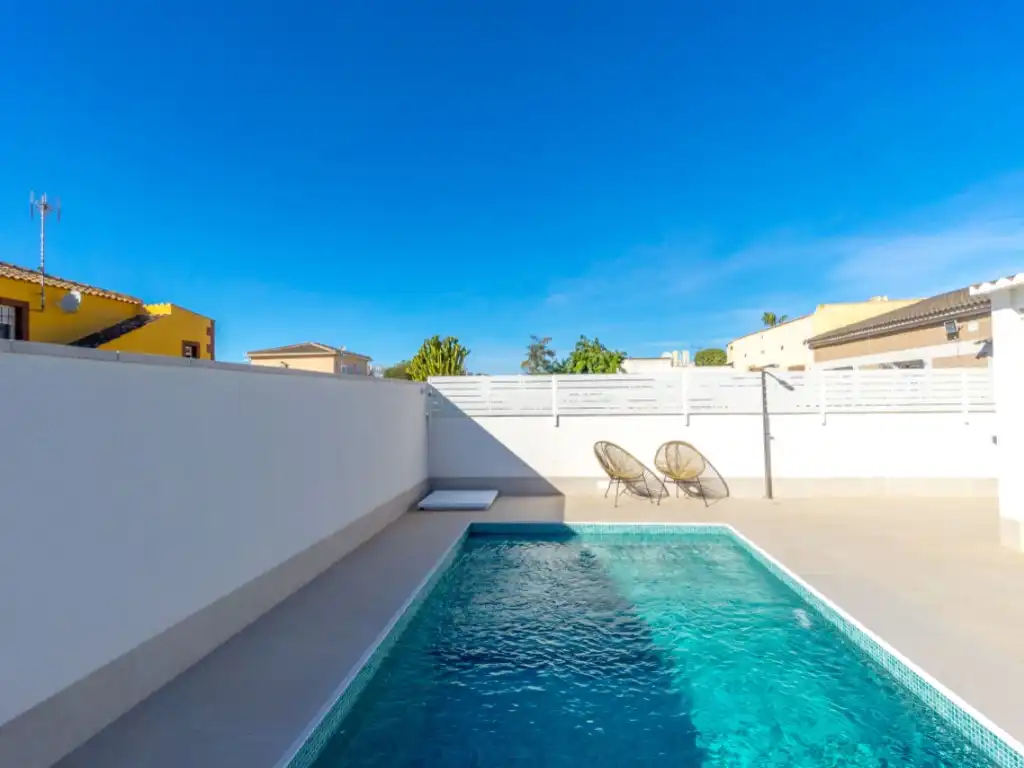 Piscina de Casa o xalet en venda en Zona Carrefour - Urbanizaciones