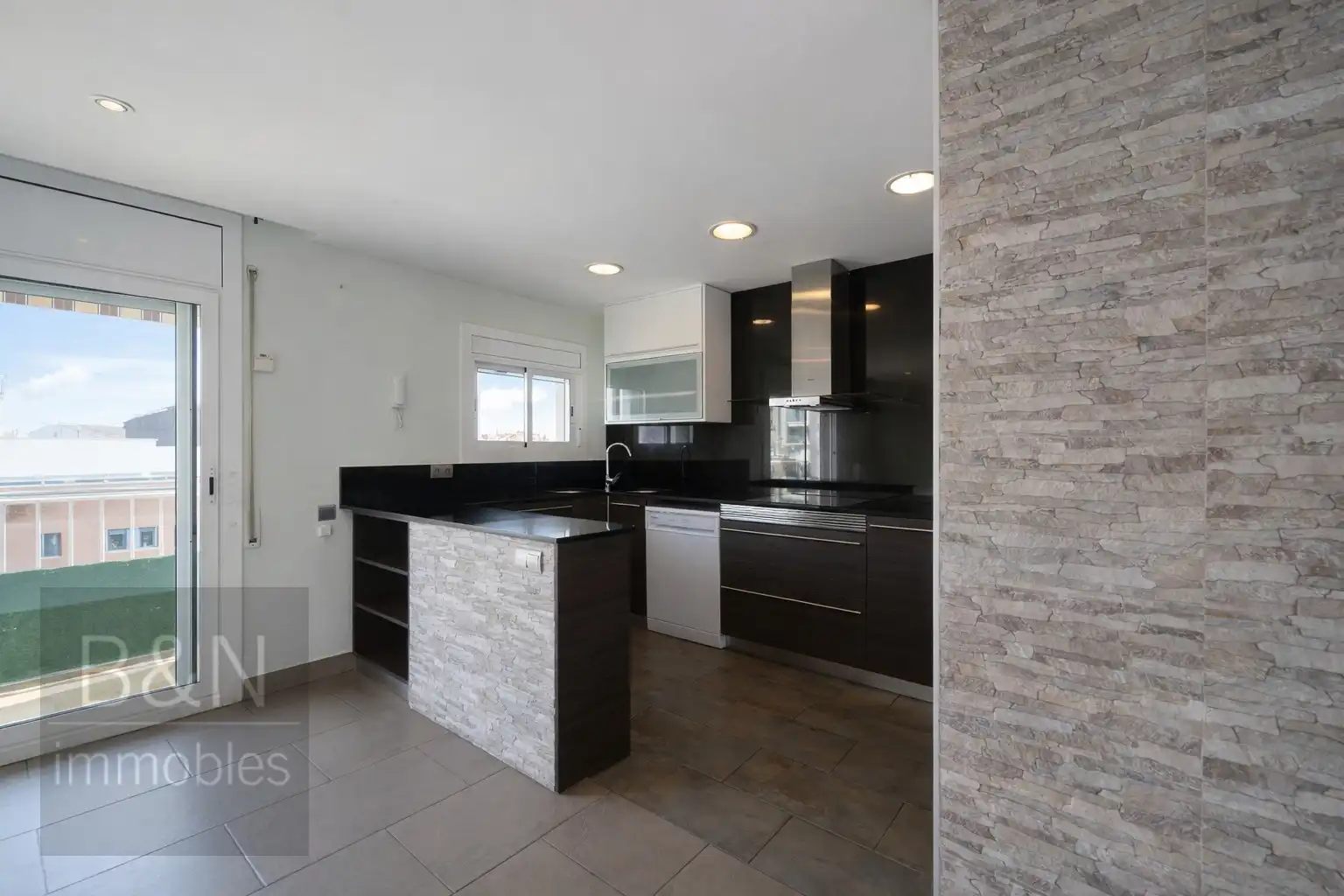 Kitchen of Flat for sale in Terrassa  with Air Conditioner, Heating and Balcony