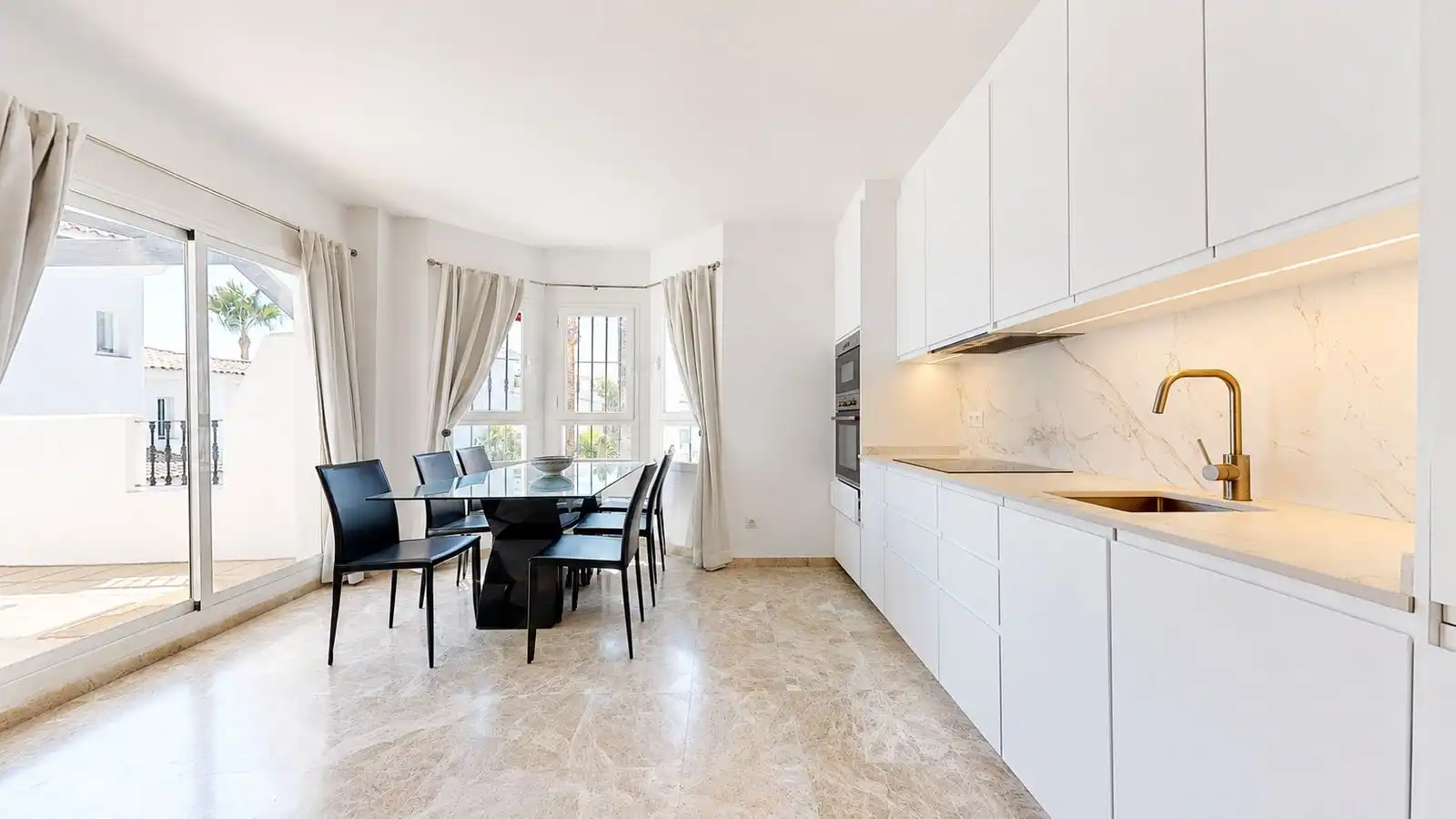Dining room of Attic for sale in Marbella  with Air Conditioner, Terrace and Furnished
