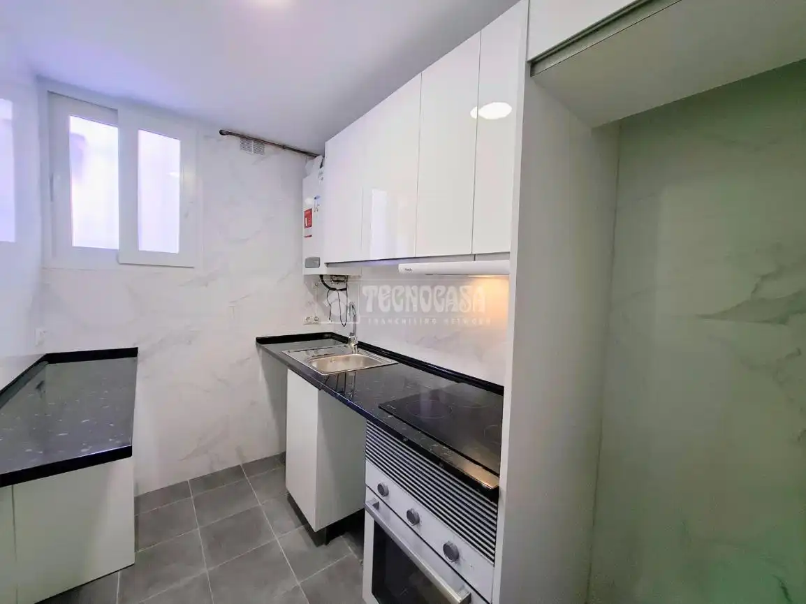 Cocina de Piso en venta en Madrid con Calefacción