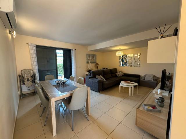 Casa adosada en Venta en Calle Valencia en San Jorge / Sant Jordi