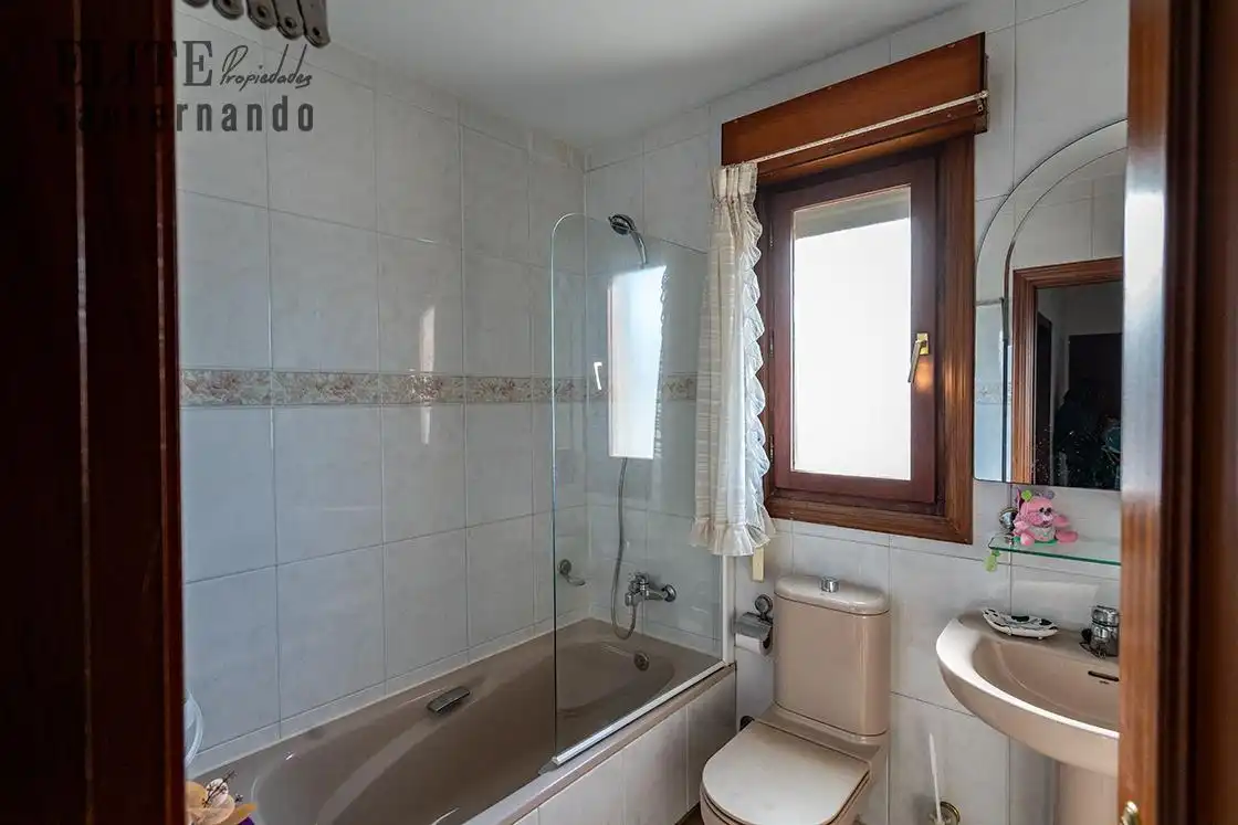 Baño de Casa o chalet en venta en Santander con Calefacción, Jardín privado y Parquet