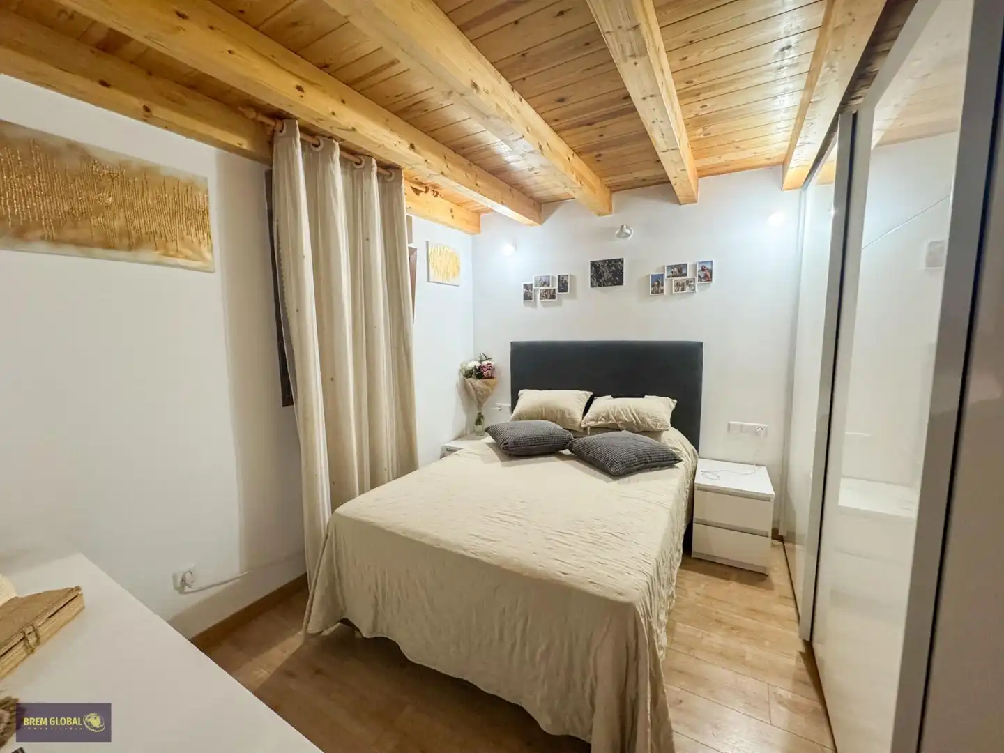 Dormitori de Casa o xalet en venda en La Cabrera amb Terrassa, Traster i Moblat