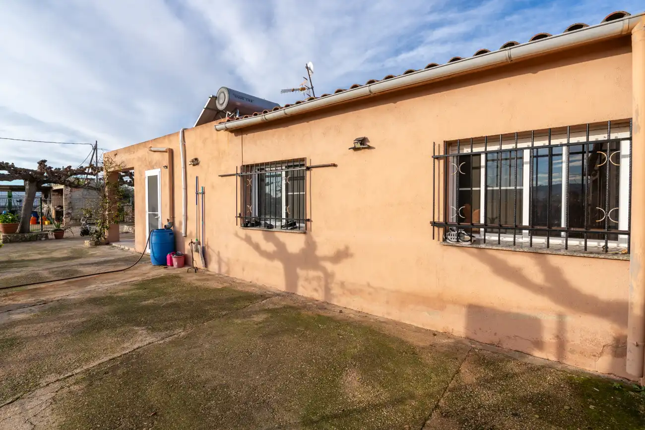 Außenansicht von Country house zum Verkauf in Tortosa mit Privatgarten, Schwimmbad und Internet