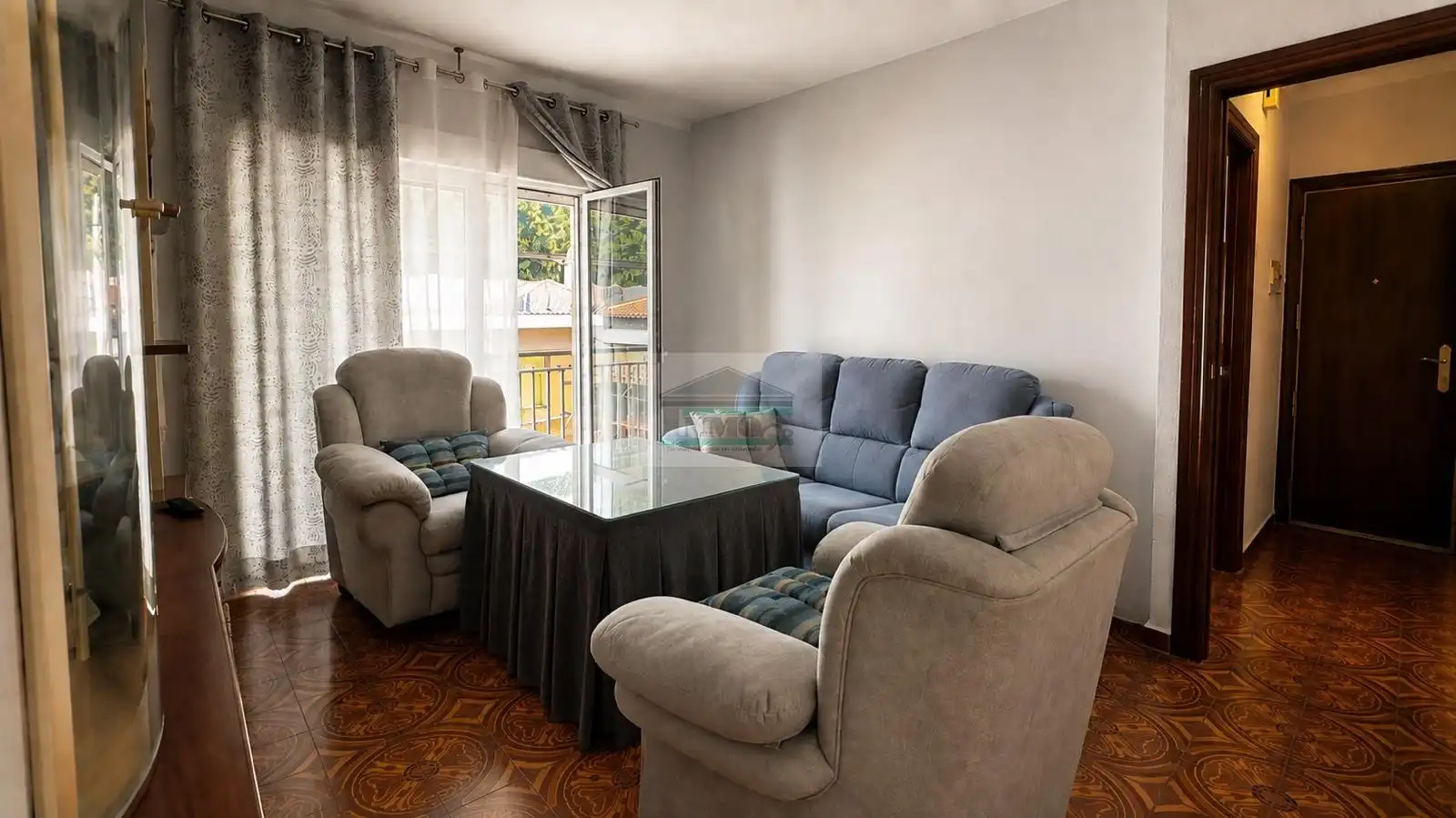 Living room of Flat for rent in Granada  with Air Conditioner, Furnished and Balcony
