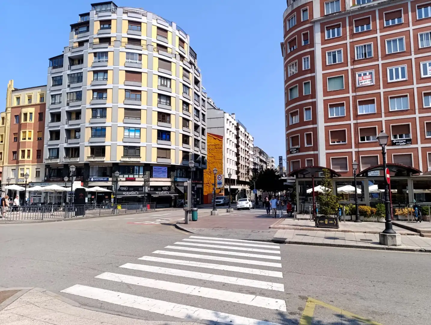 Vista exterior de Pis en venda en Oviedo  amb Calefacció