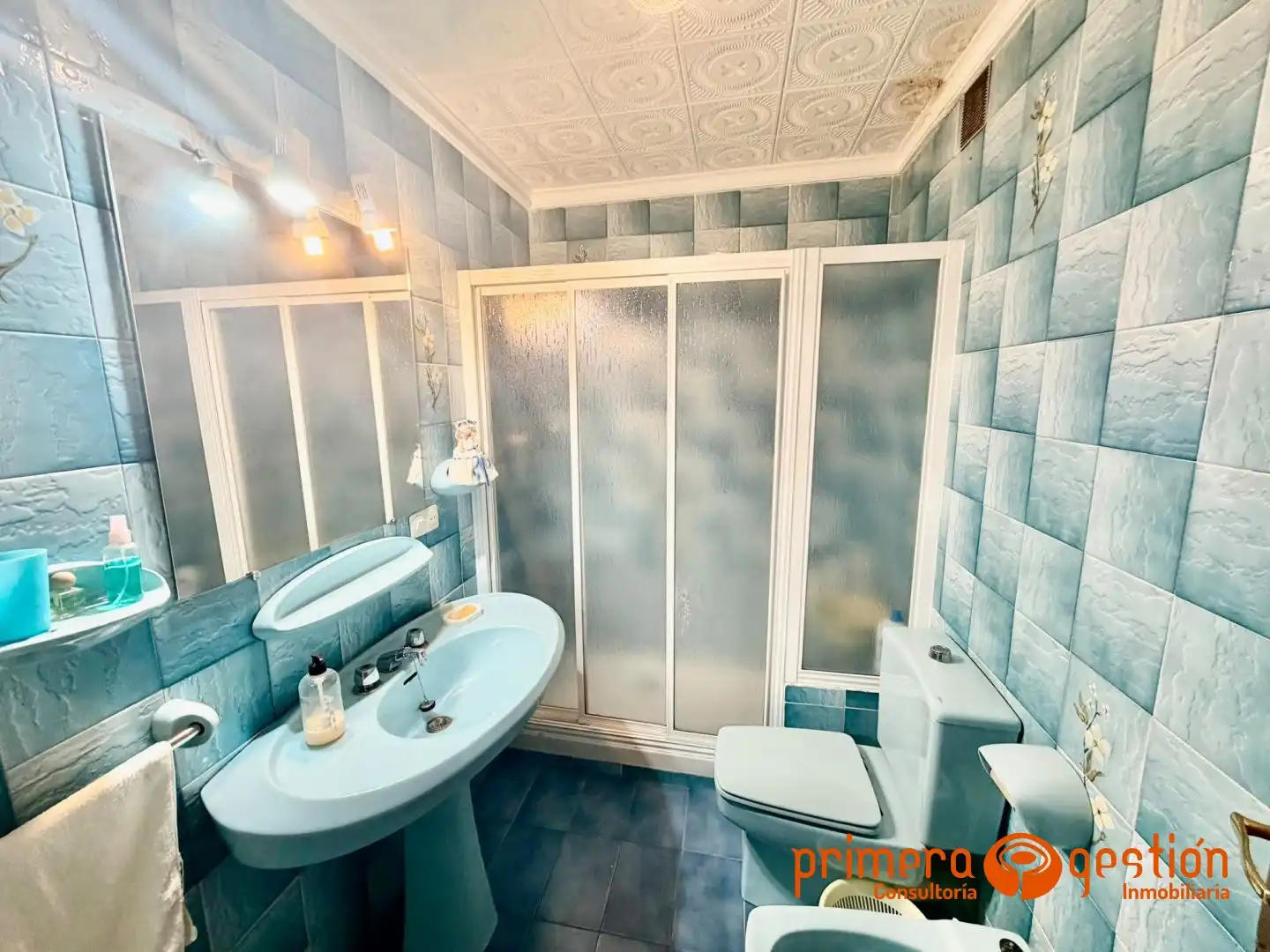 Baño de Piso en venta en Lora del Río con Aire acondicionado y Balcón