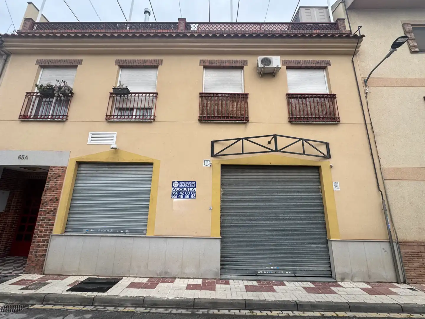 Exterior view of Commercial properties for sale in Maracena