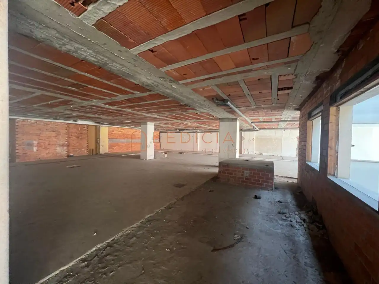 Local comercial de lloguer a Pi y Margall, imagen 5