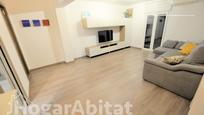 Living room of Flat for sale in  Valencia Capital  with Air Conditioner and Balcony