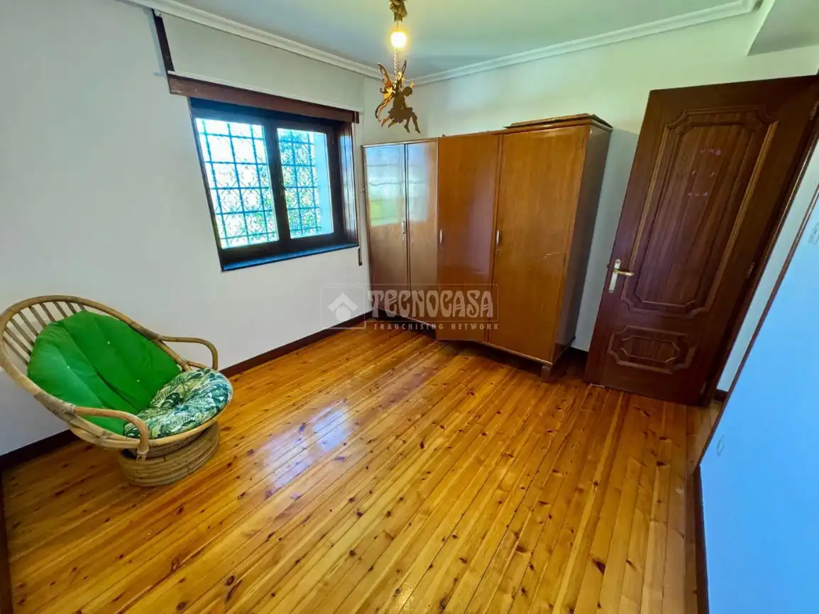 Casa adosada en venta en El Astillero