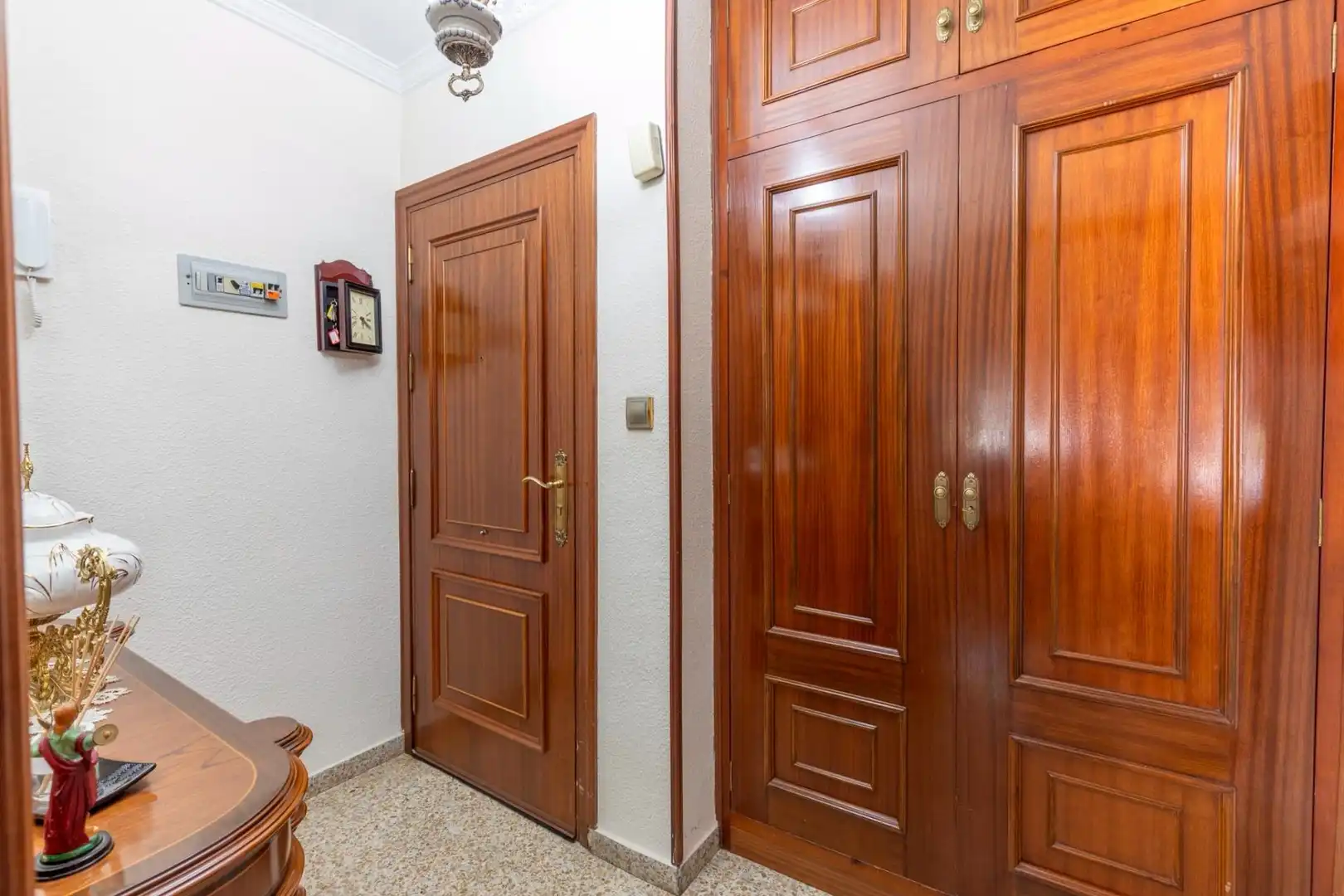 Flat for sale in Granada  with Air Conditioner, Heating and TV