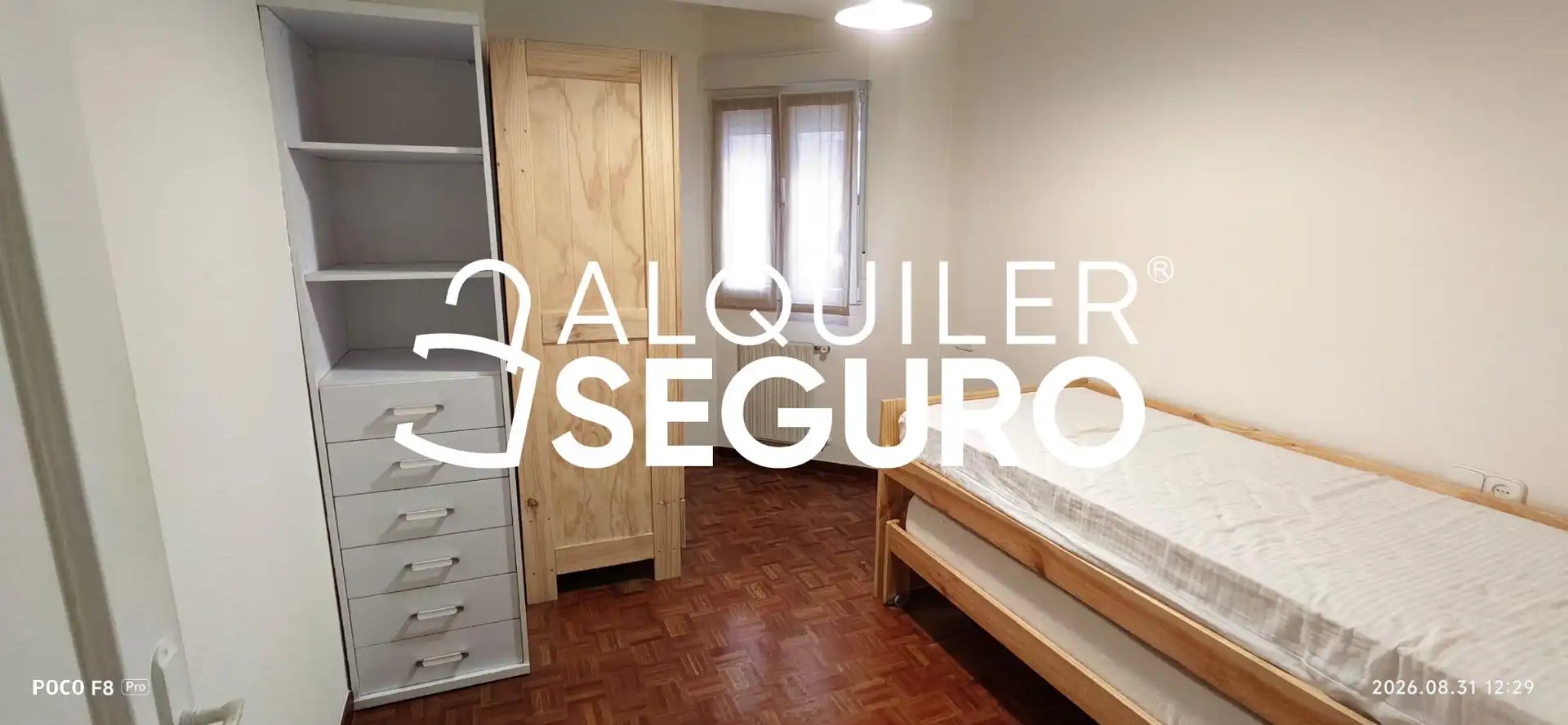Dormitori de Pis de lloguer en Gijón  amb Calefacció i Moblat