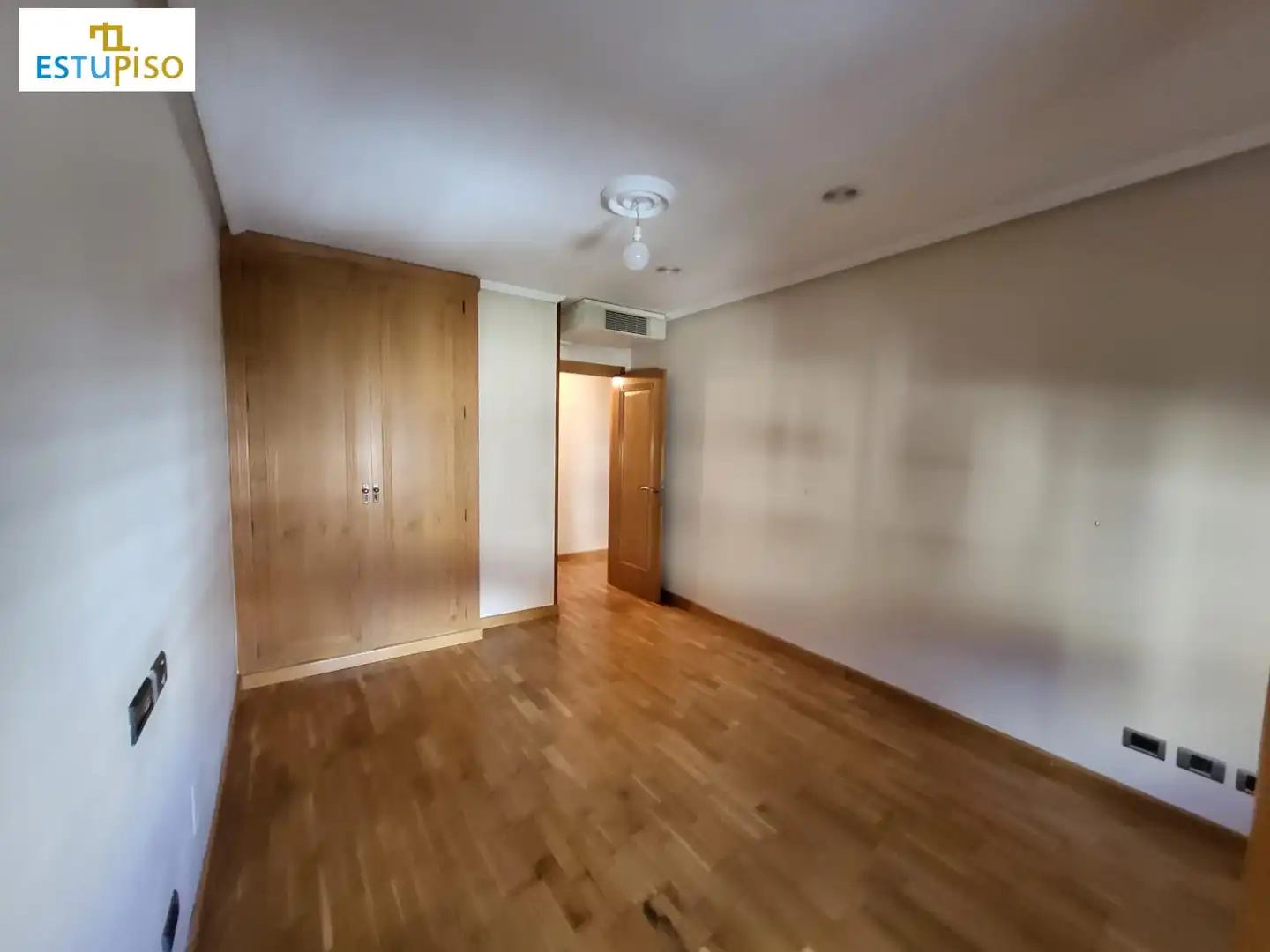 Bedroom of Flat for rent in León Capital   with Balcony
