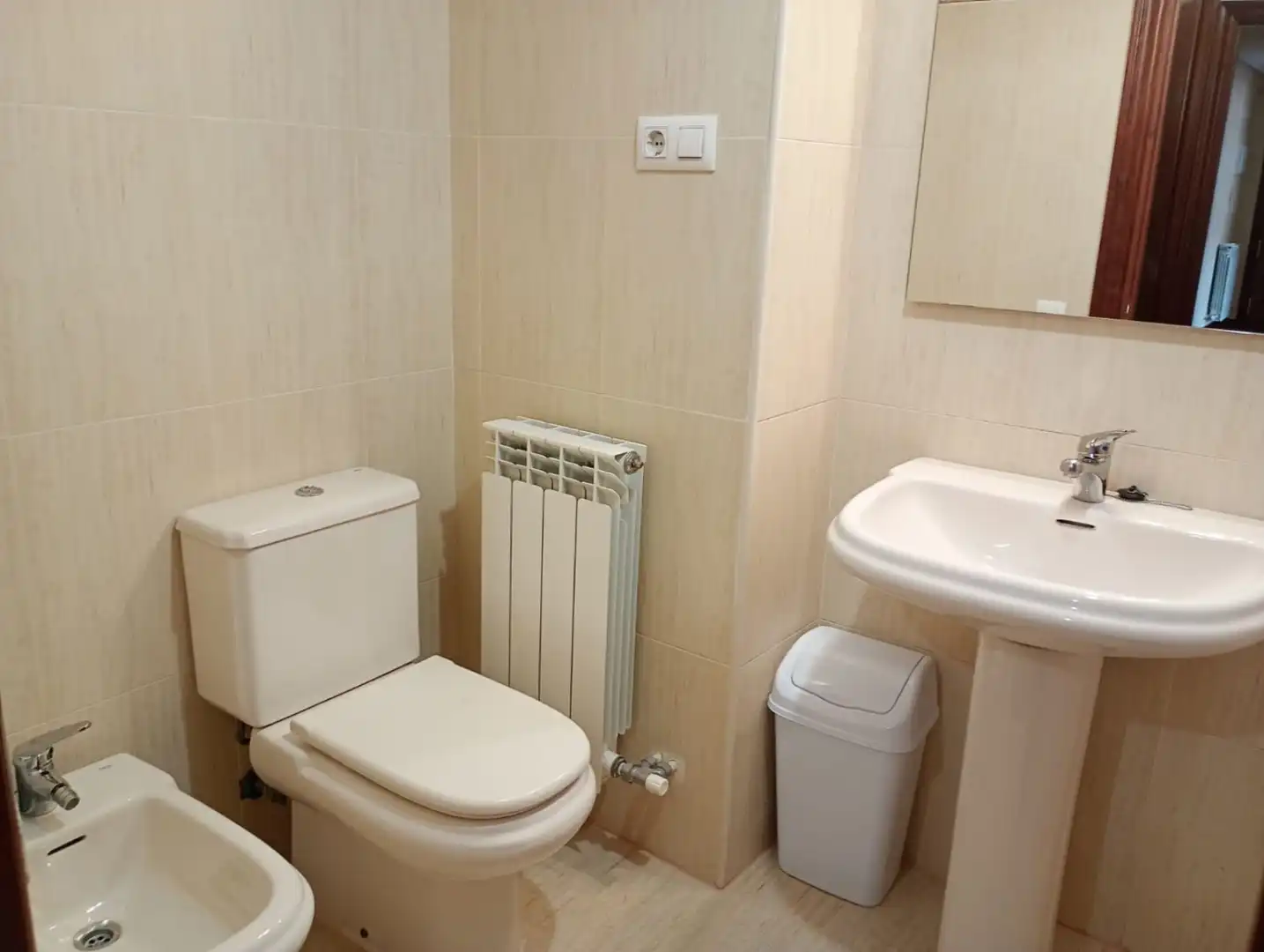 Bany de Apartament en venda en Lardero amb Calefacció, Parquet i Traster