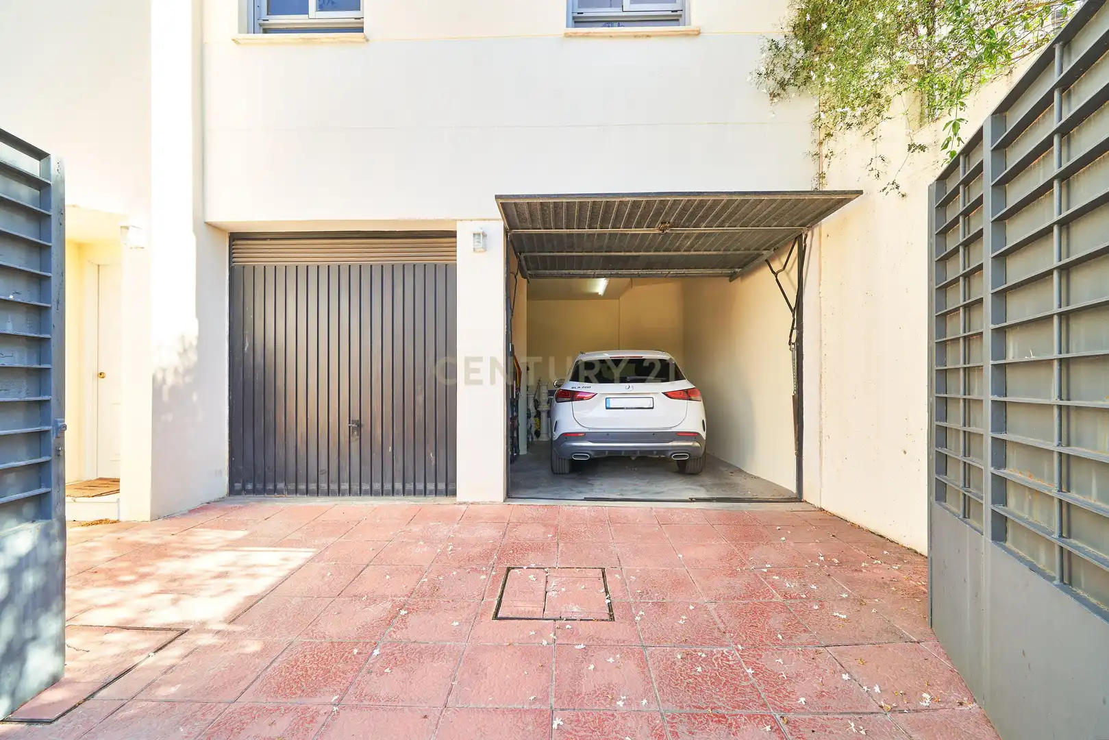 Exterior view of Houses for sale in Fuengirola  with Private garden, Alarm and Community pool