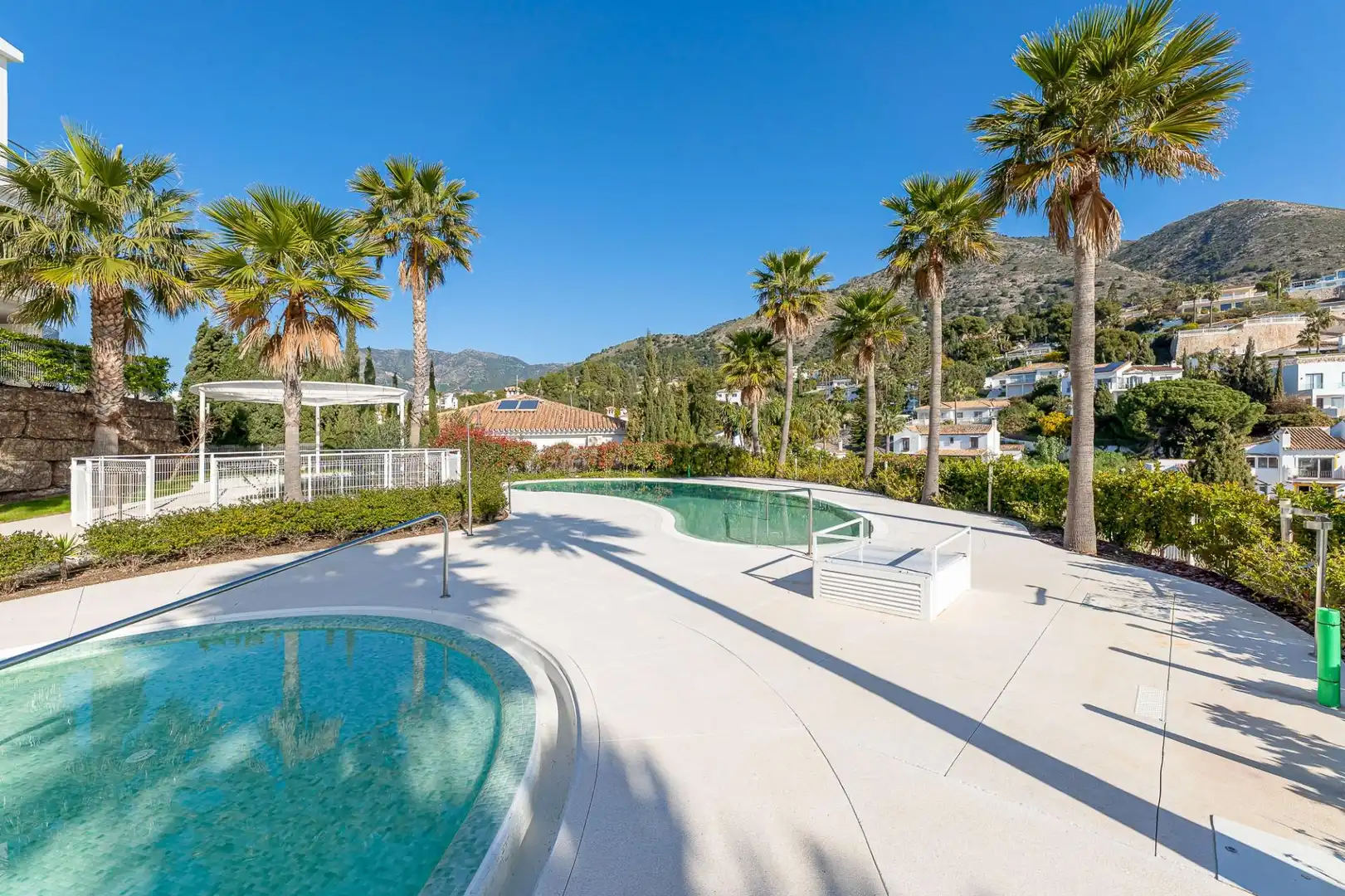 Piscina de Apartament en venda en Benalmádena amb Aire condicionat, Calefacció i Terrassa