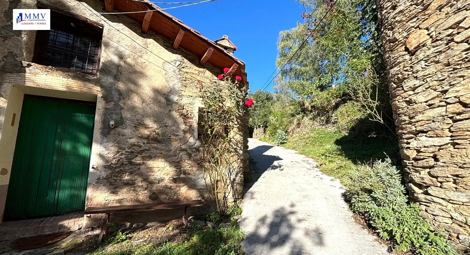 Vista exterior de Finca rústica en venda en Vilallonga de Ter amb Jardí privat i Moblat