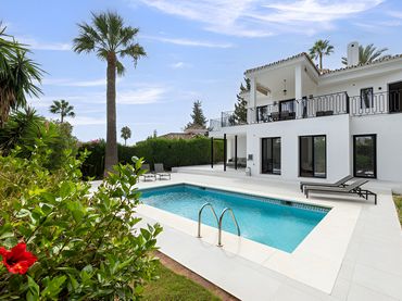 Casa amb piscina en venda a Nueva Andalucía