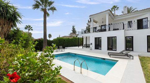 Villa independiente en venta en Nueva Andalucía
