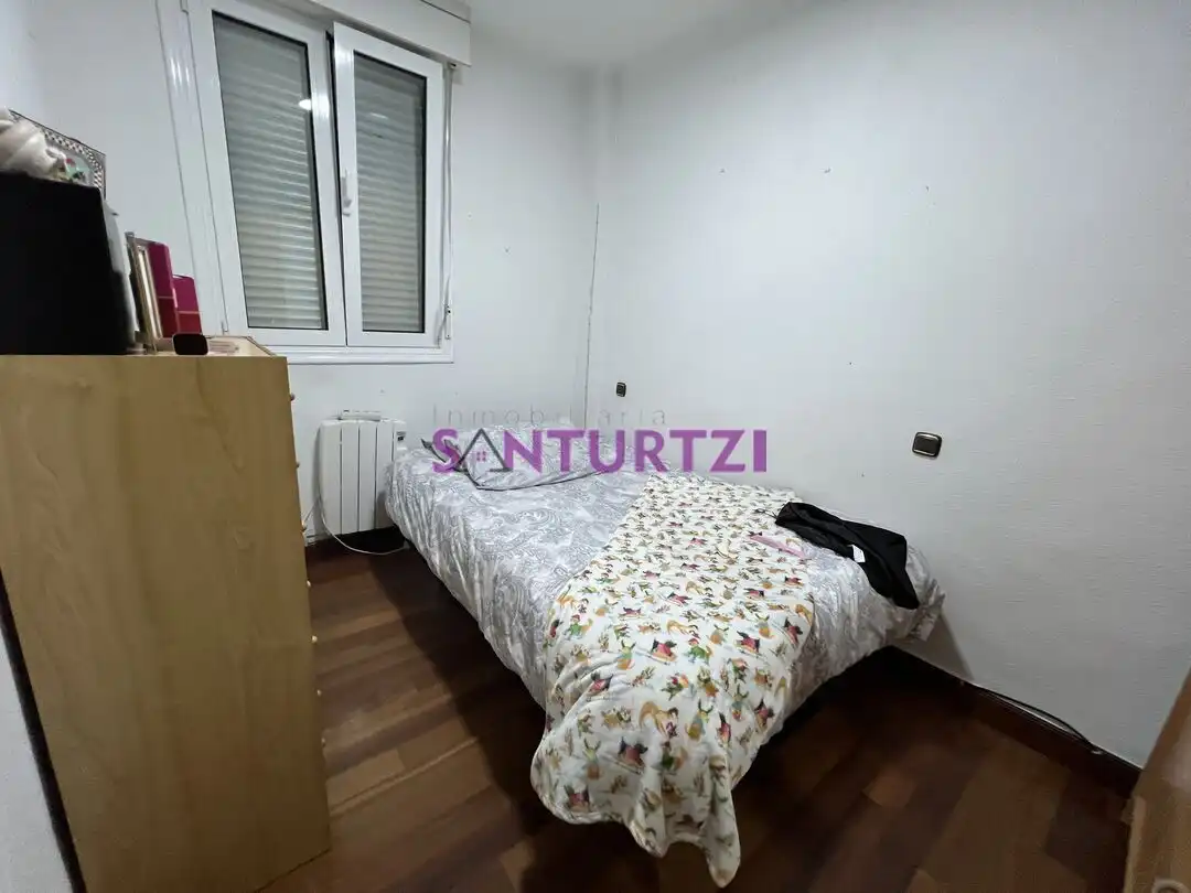 Bedroom of Flat for sale in Santurtzi   with Heating