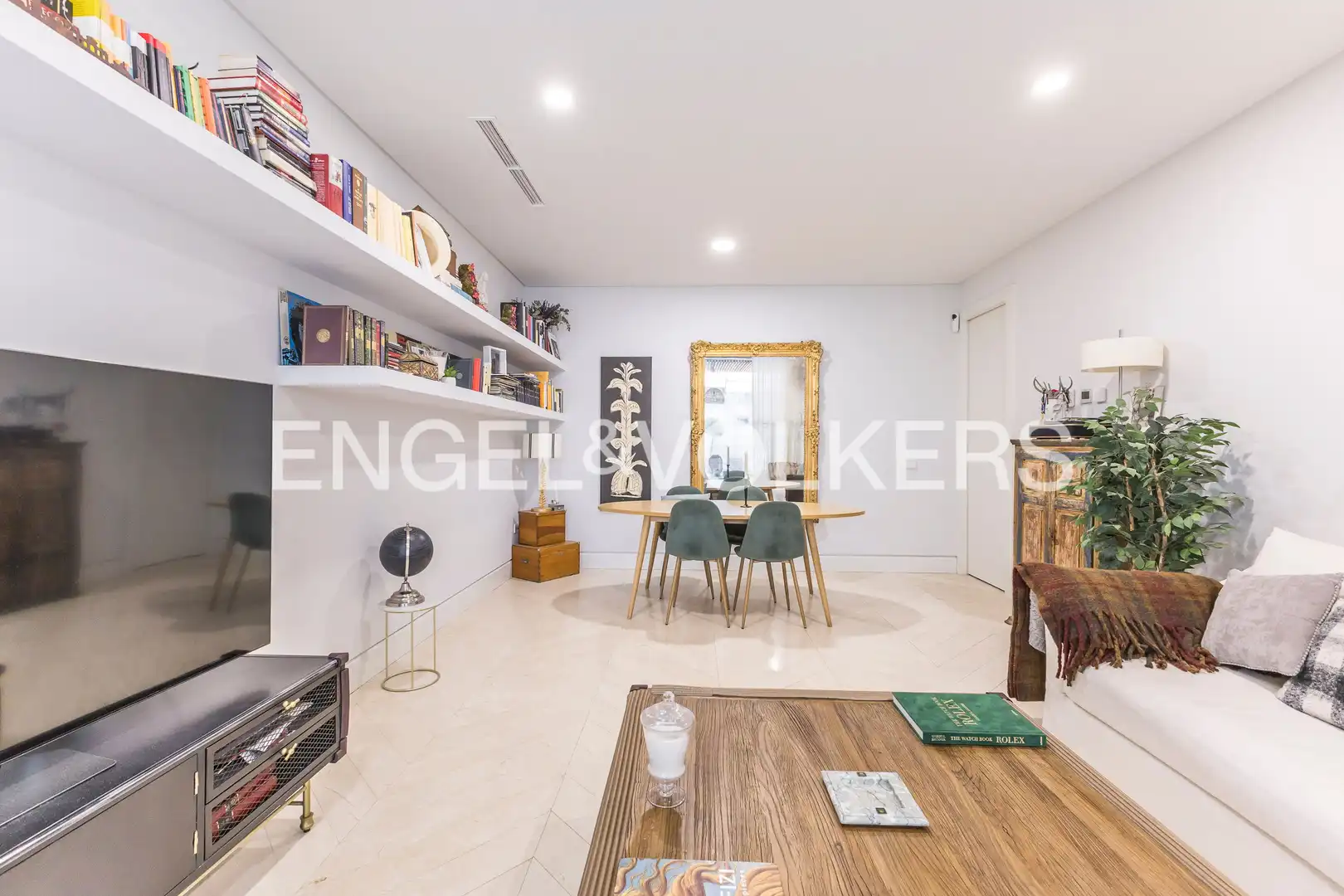 Menjador de Apartament en venda en Madrid amb Calefacció, Jardí privat i Traster